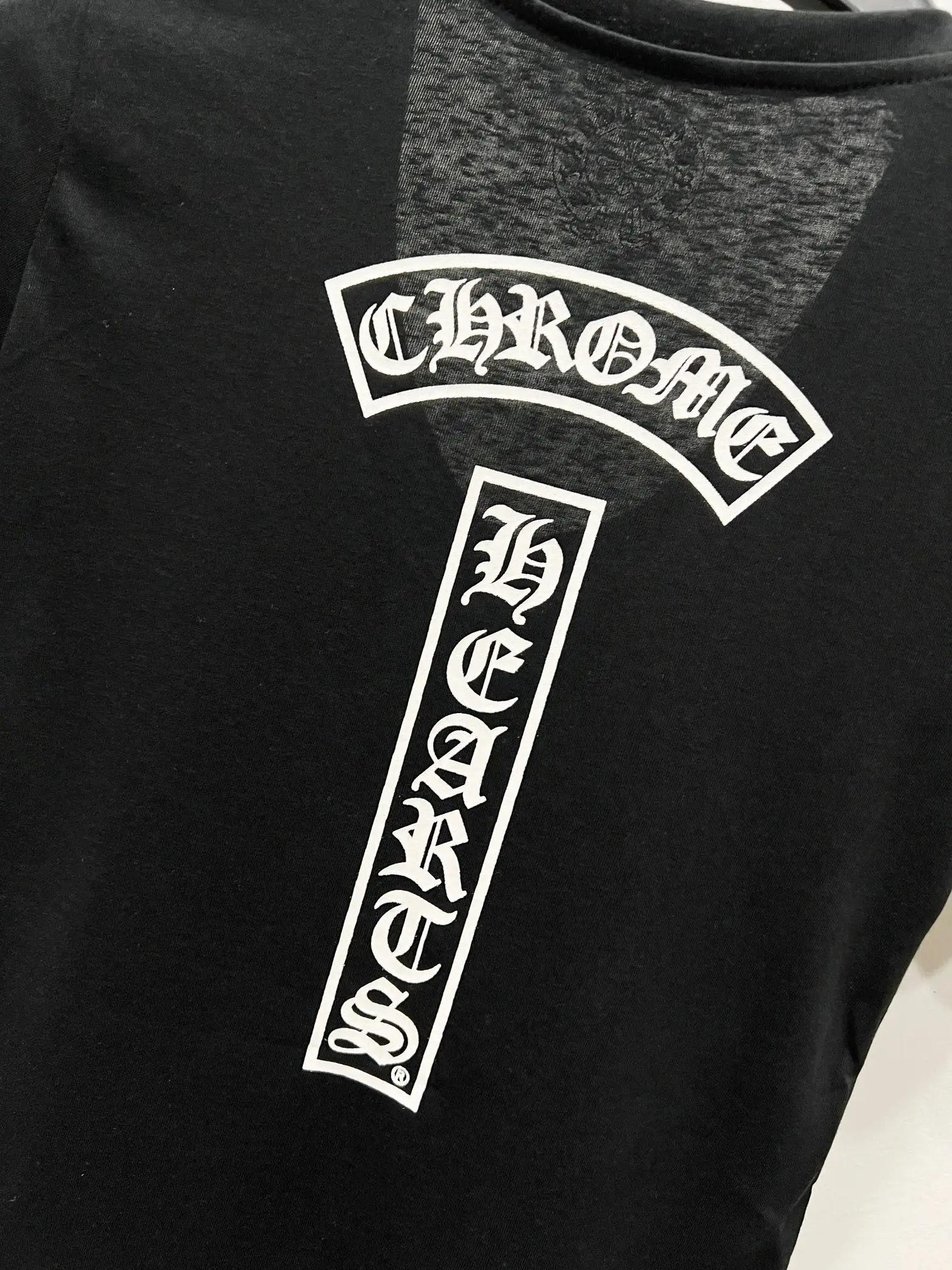 Logo Print V-Neck Slim Fit T-Shirt D10919765 — view 7