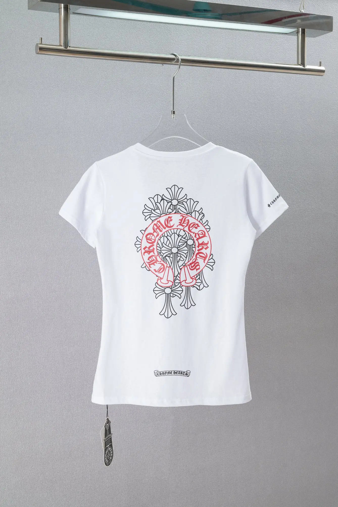 Logo Print V-Neck Slim T-Shirt D10919742 — view 2
