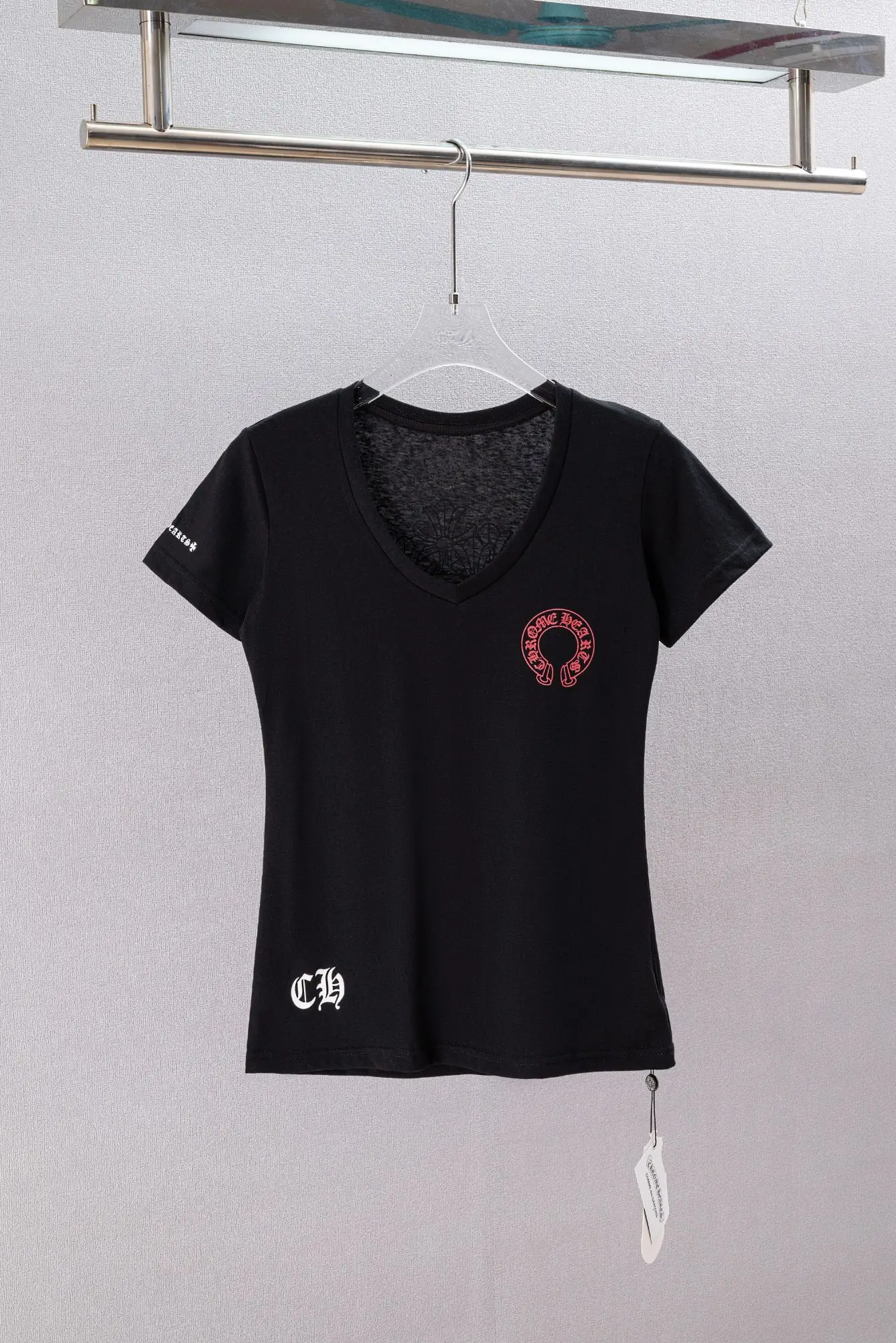 Logo-Print V-Neck Slim-Fit T-Shirt D10919743