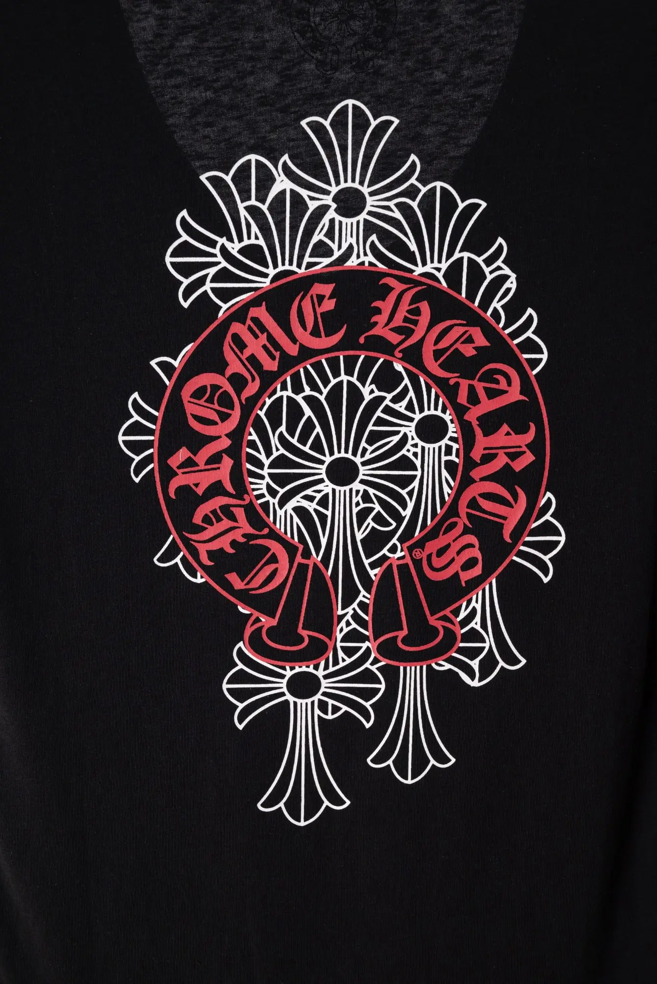 Logo-Print V-Neck Slim-Fit T-Shirt D10919743 — view 4