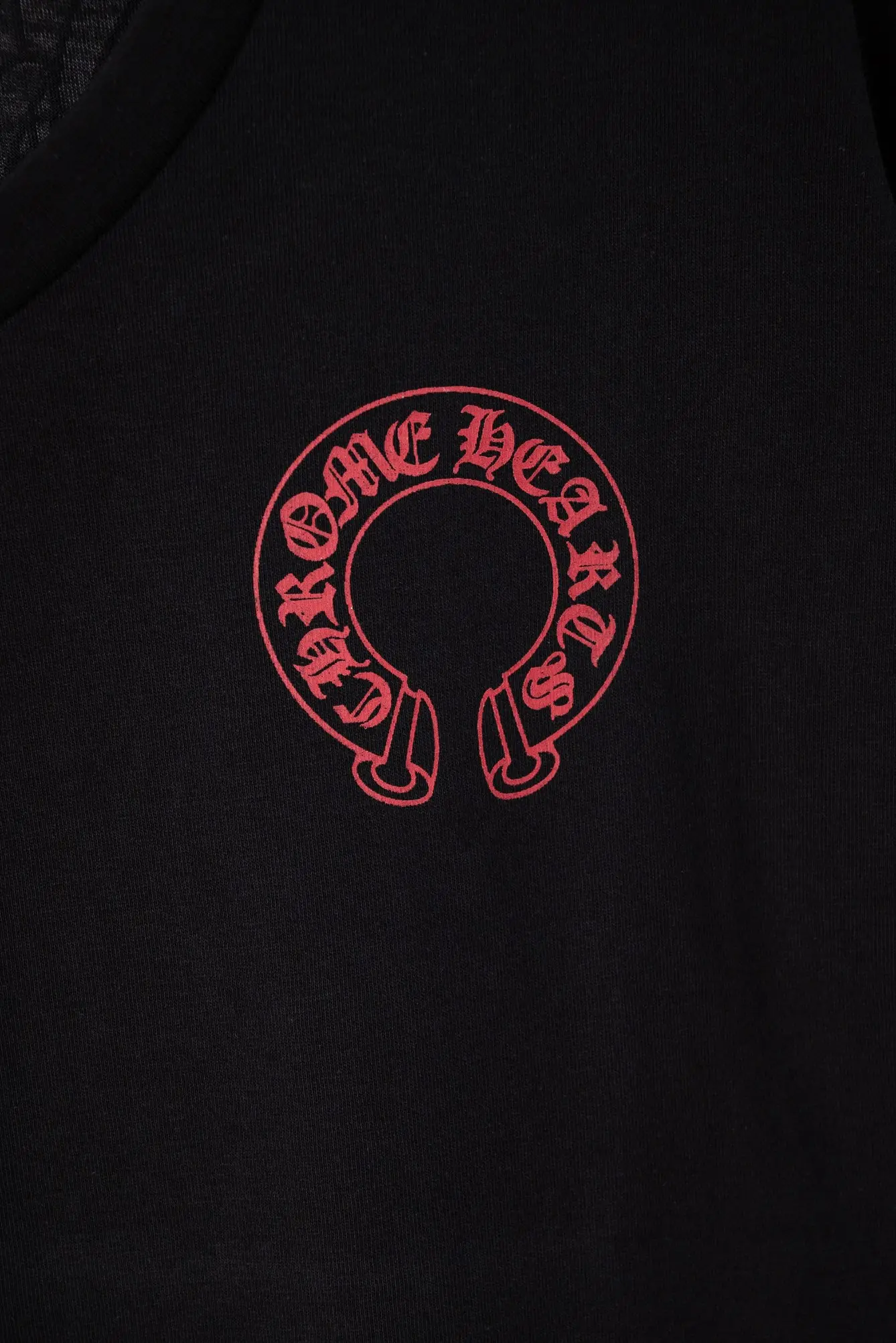 Logo-Print V-Neck Slim-Fit T-Shirt D10919743 — view 5