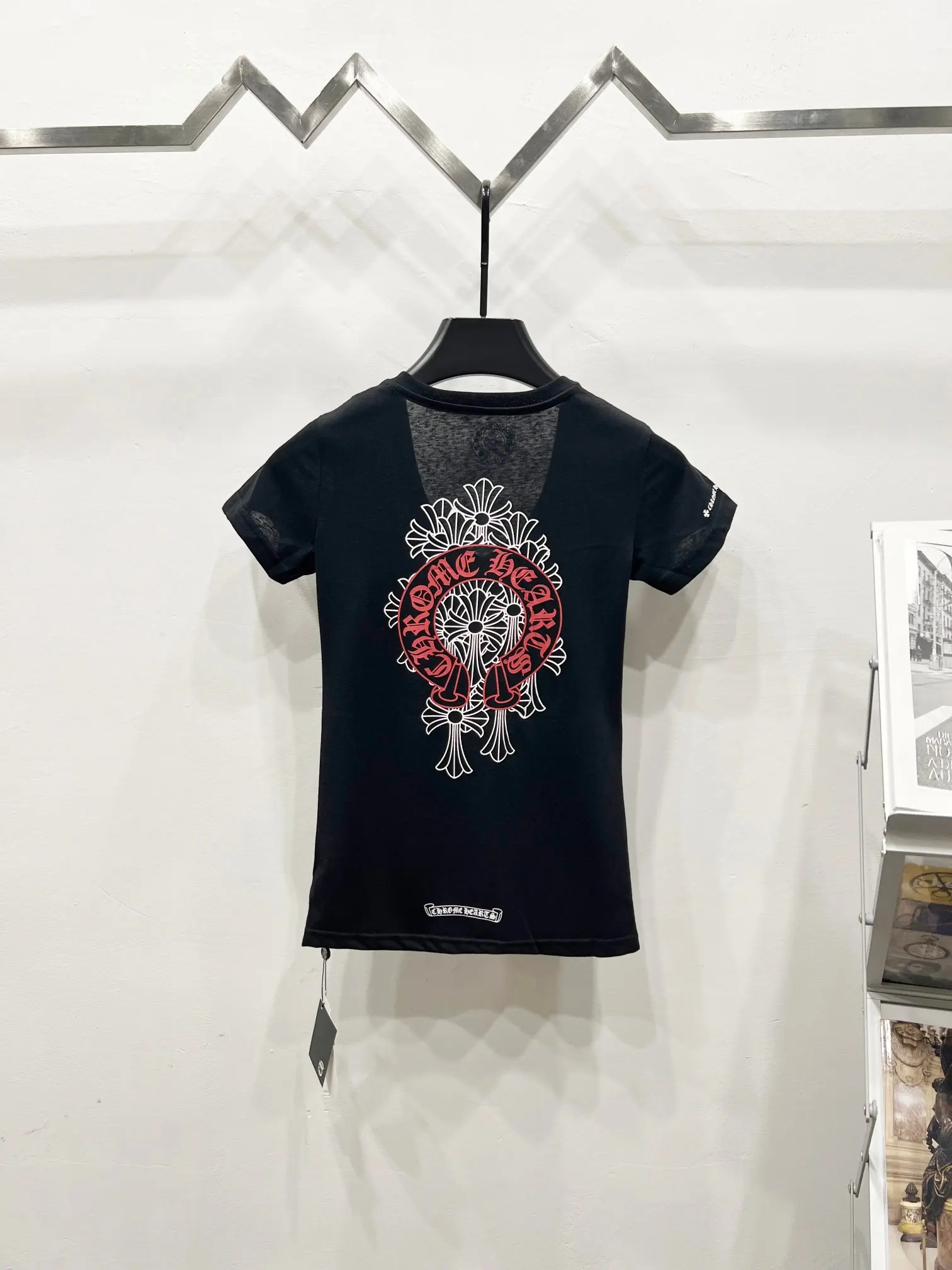 Chrome Hearts Logo Print V-Neck T-Shirt D10919763 — view 2