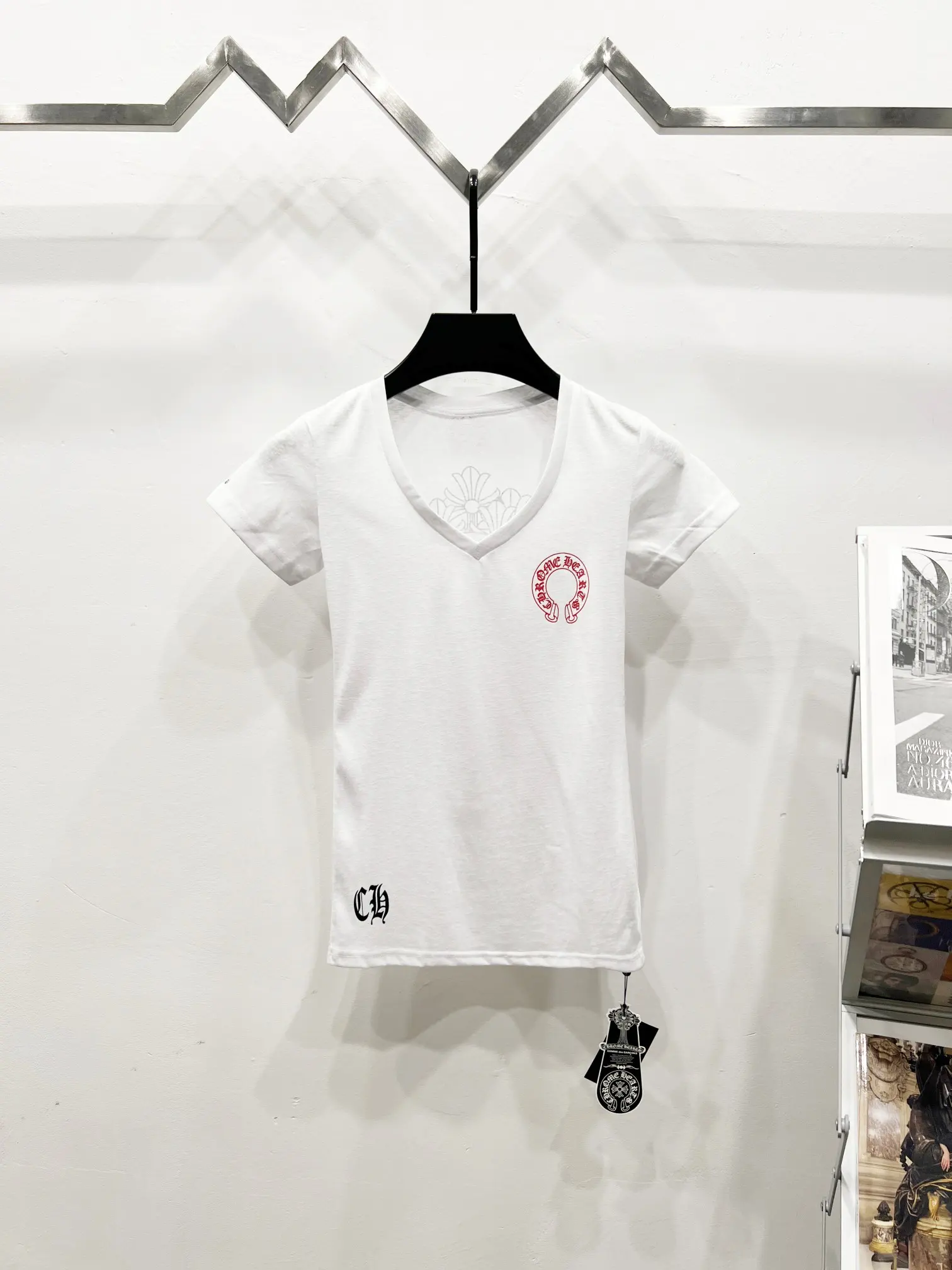 Logo Print V-Neck Slim Fit T-Shirt D10919764