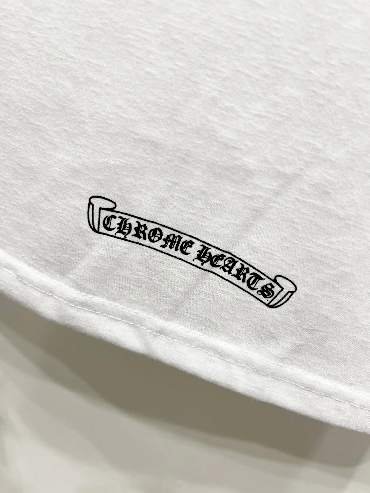 Logo Print V-Neck Slim Fit T-Shirt D10919764 — view 6