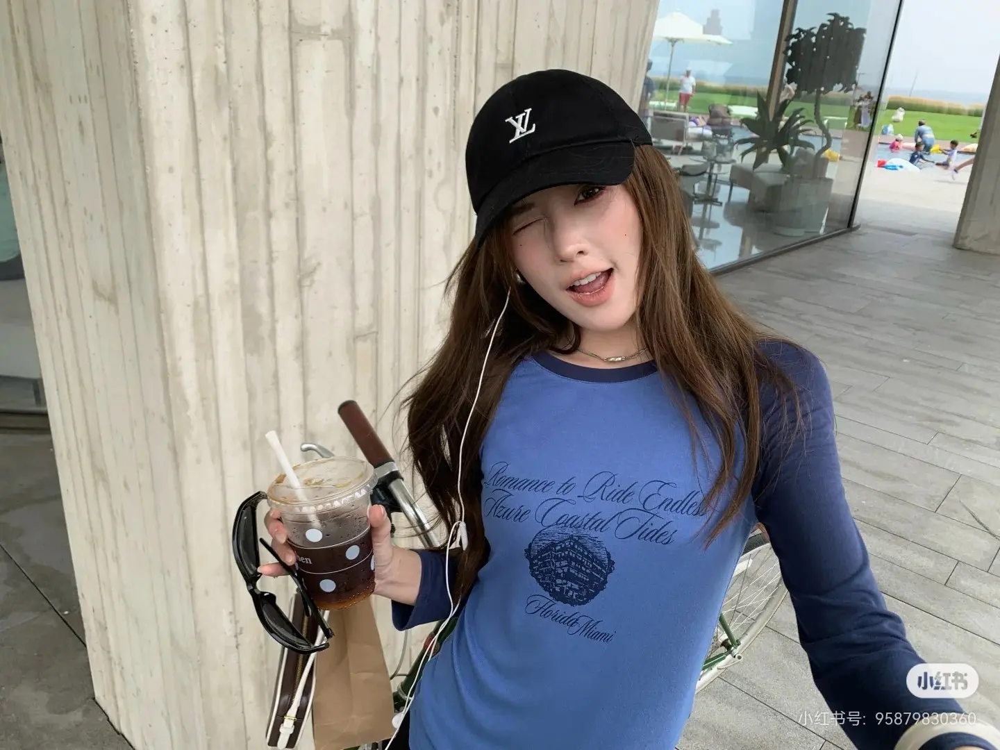 Acne Studios Raglan Sleeve Graphic T-Shirt D13523728 — view 8