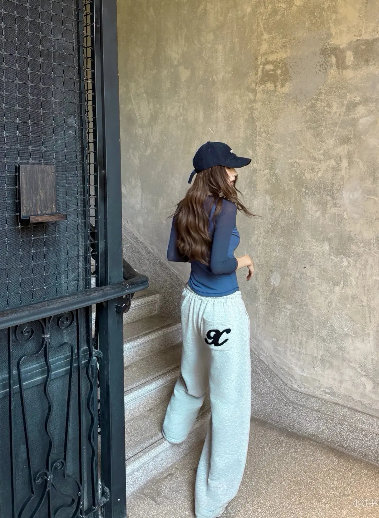 Acne Studios Raglan Sleeve Graphic T-Shirt D13523730 — view 6
