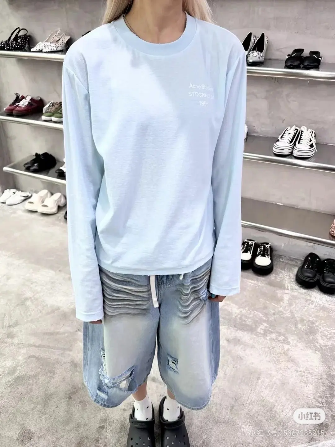 Logo Print Long-Sleeve T-Shirt D13523799 — view 9