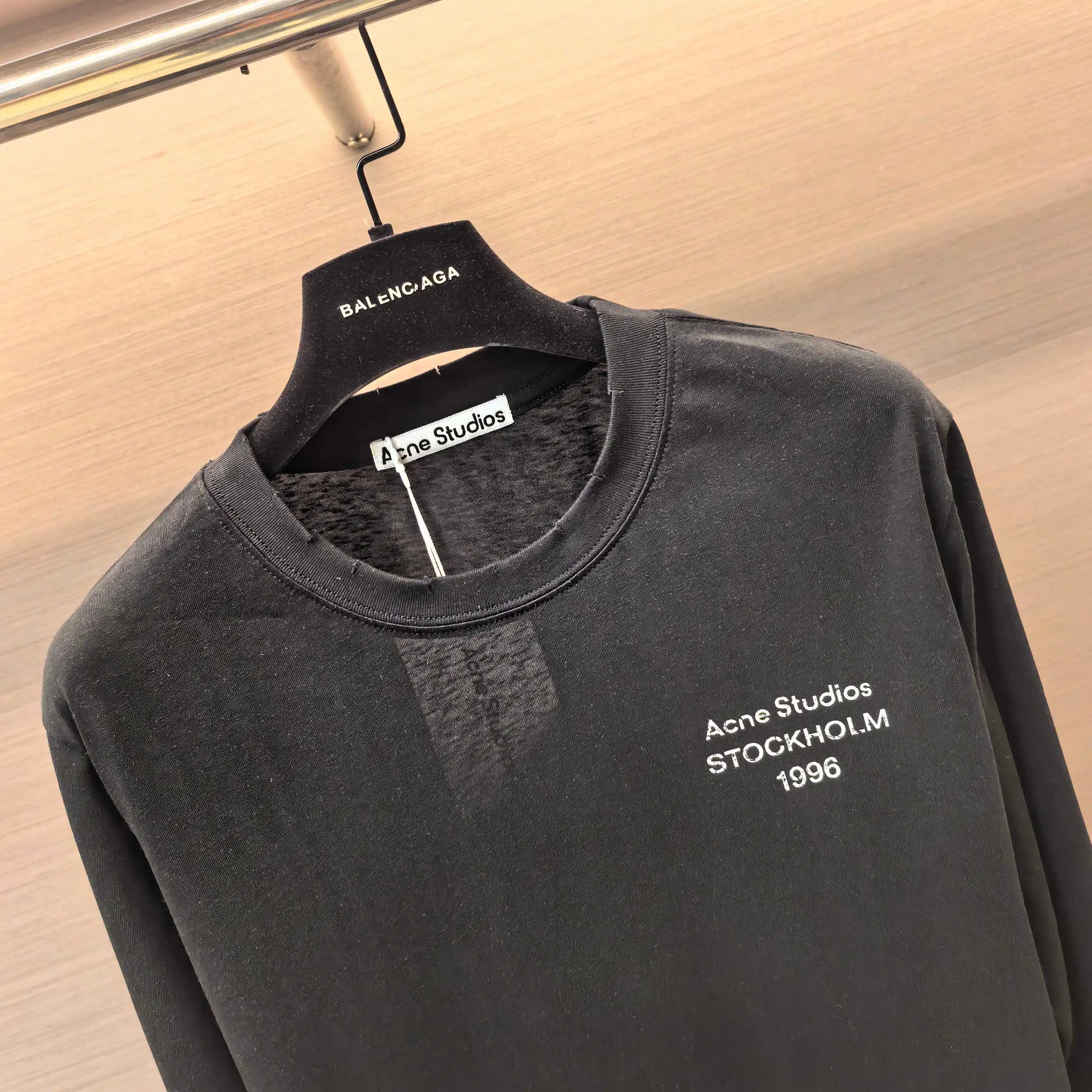Logo Print Long-Sleeve T-Shirt D13523798 — view 4