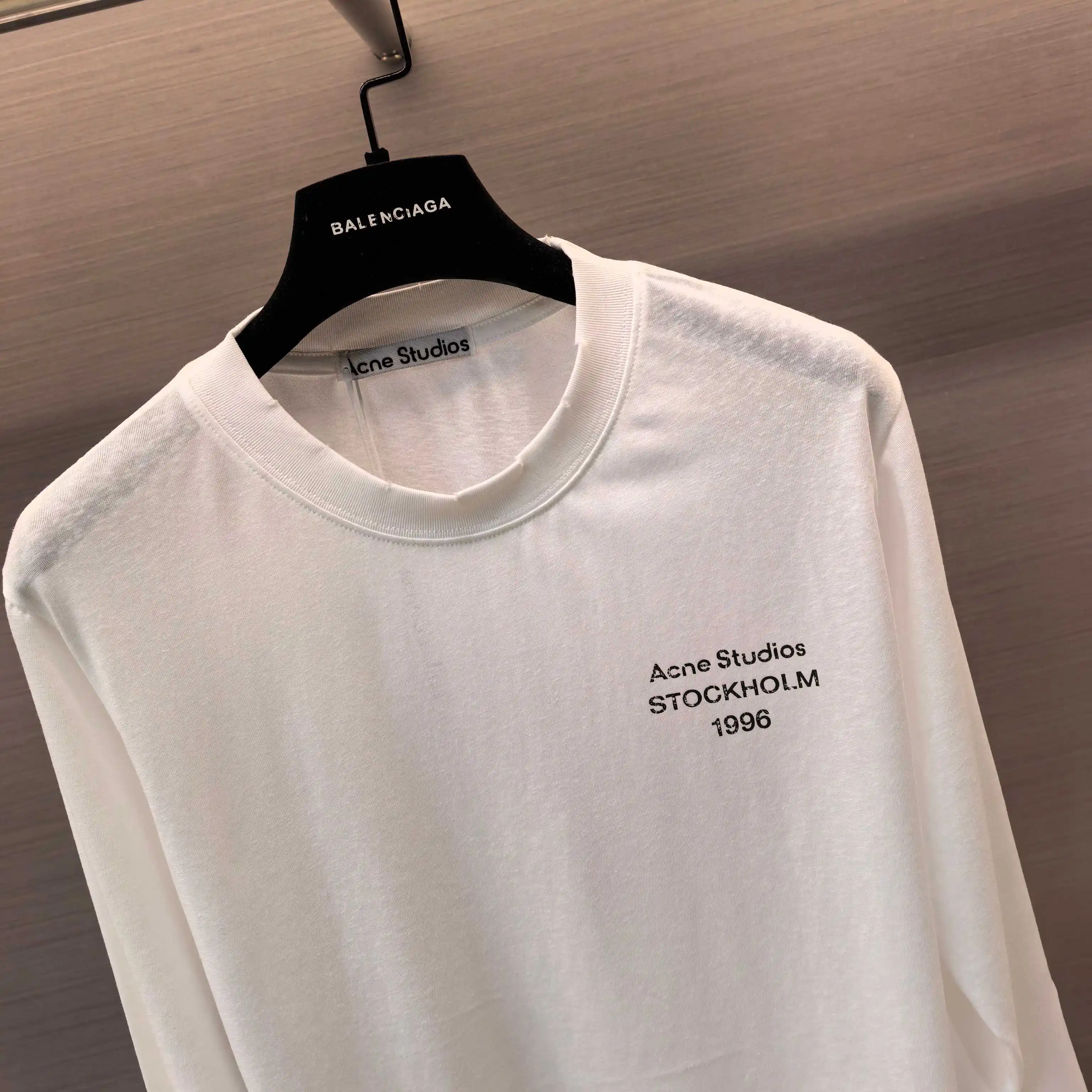 Logo Print Long-Sleeve T-Shirt D13523800 — view 4
