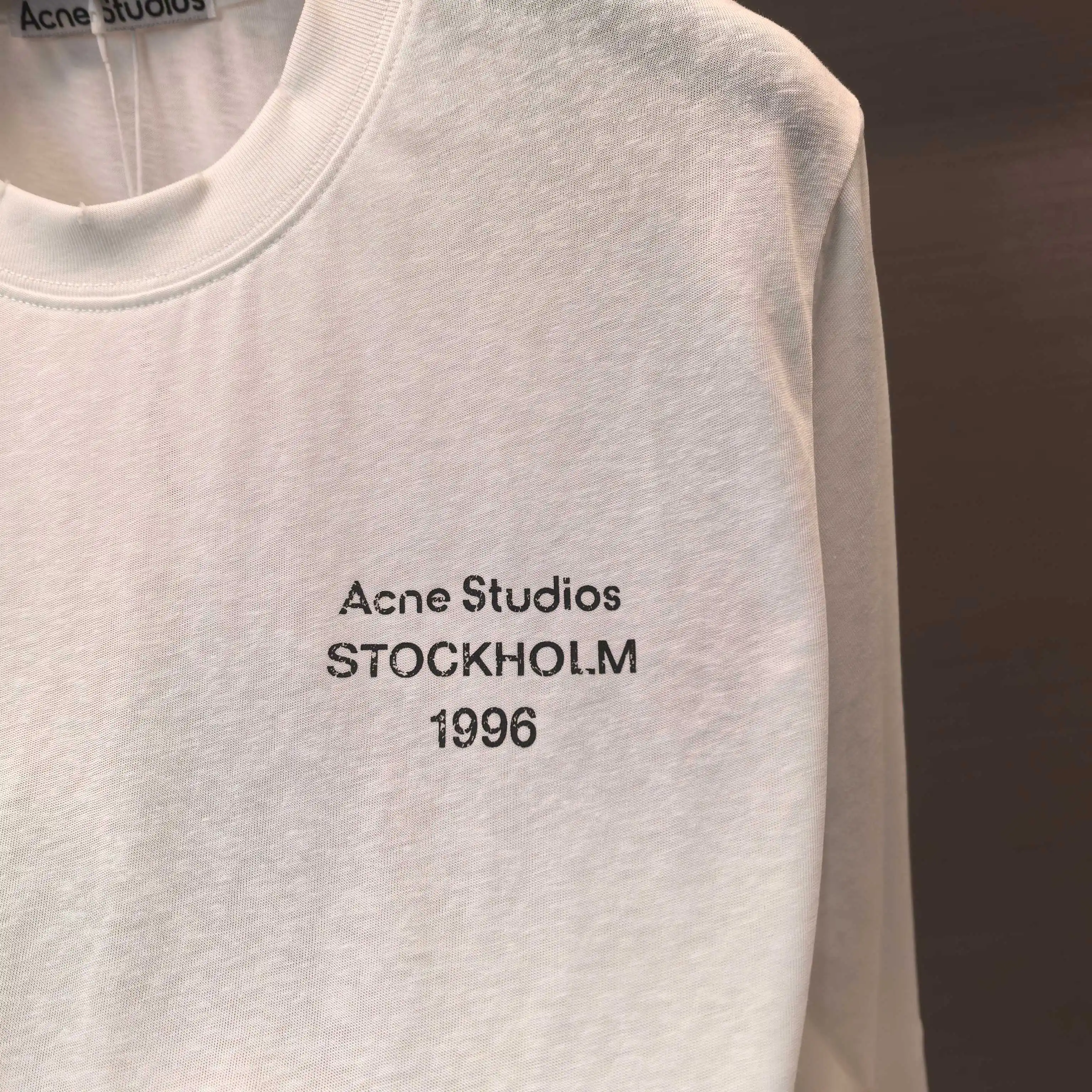 Logo Print Long-Sleeve T-Shirt D13523800 — view 5