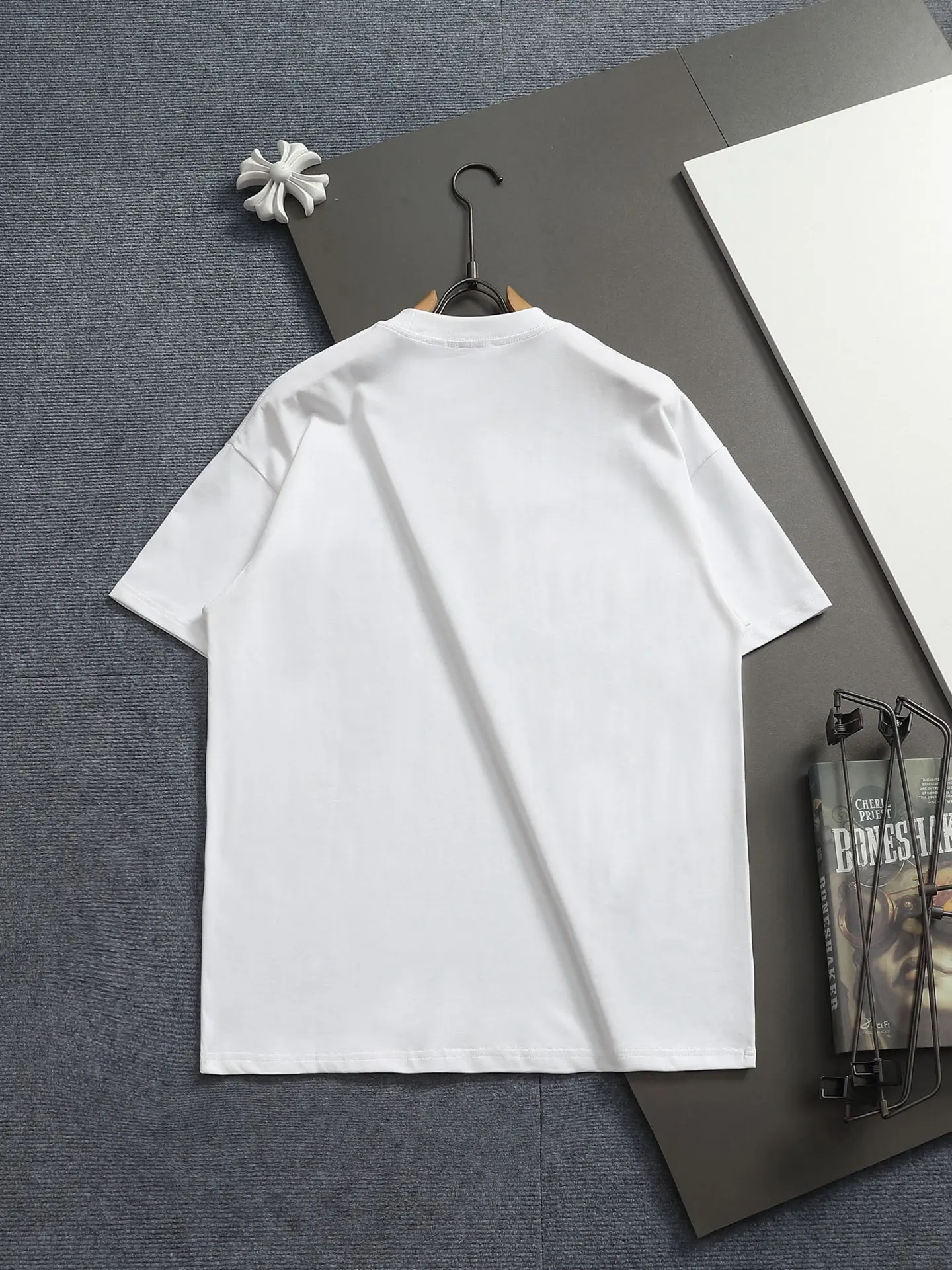 Floral Logo Graphic T-Shirt D13513695 — view 2