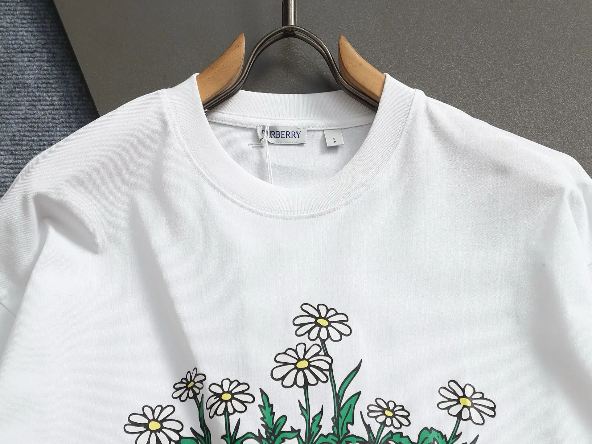 Floral Logo Graphic T-Shirt D13513695 — view 3