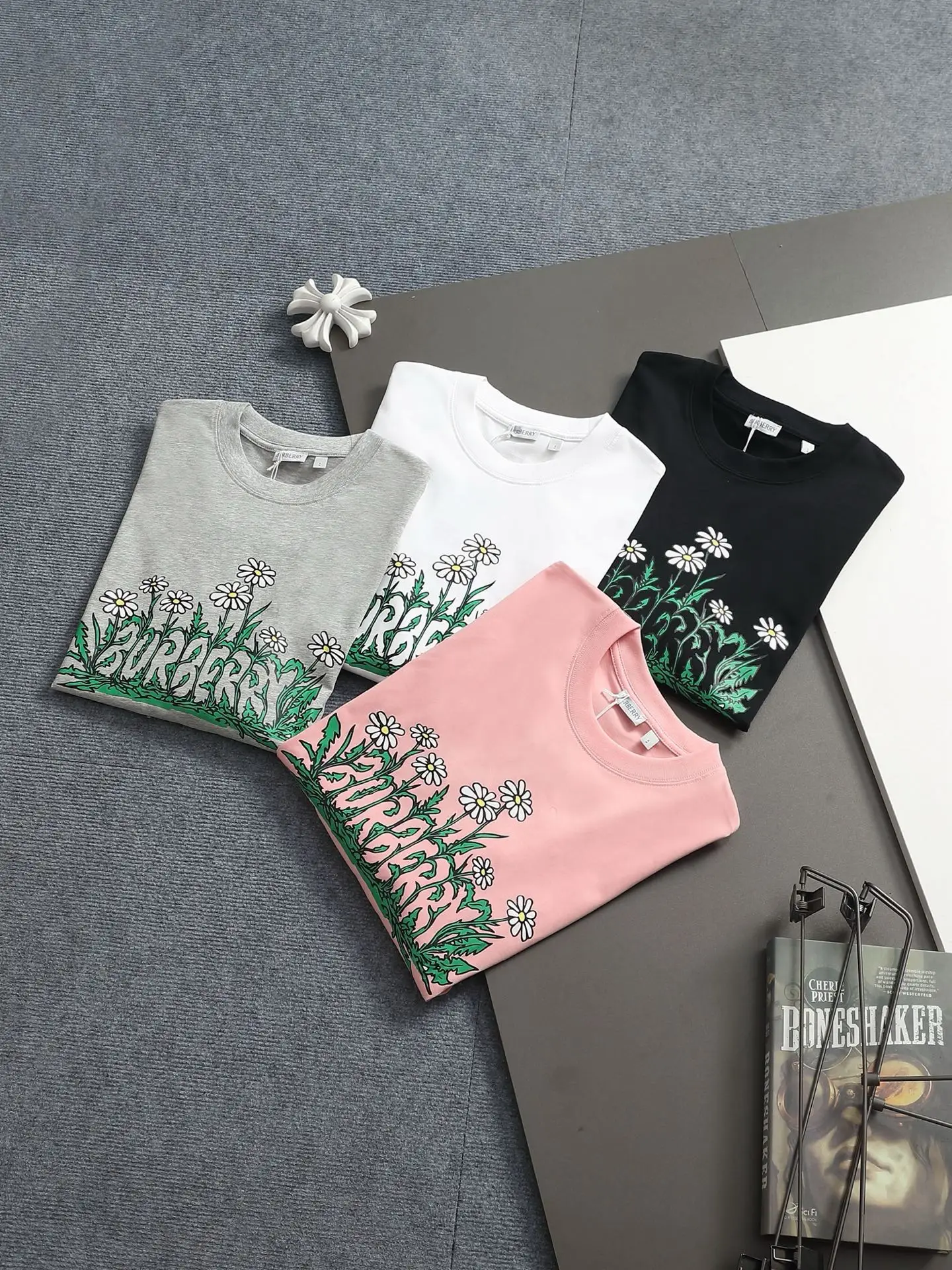 Floral Logo Graphic Cotton T-Shirt D13513694 — view 11