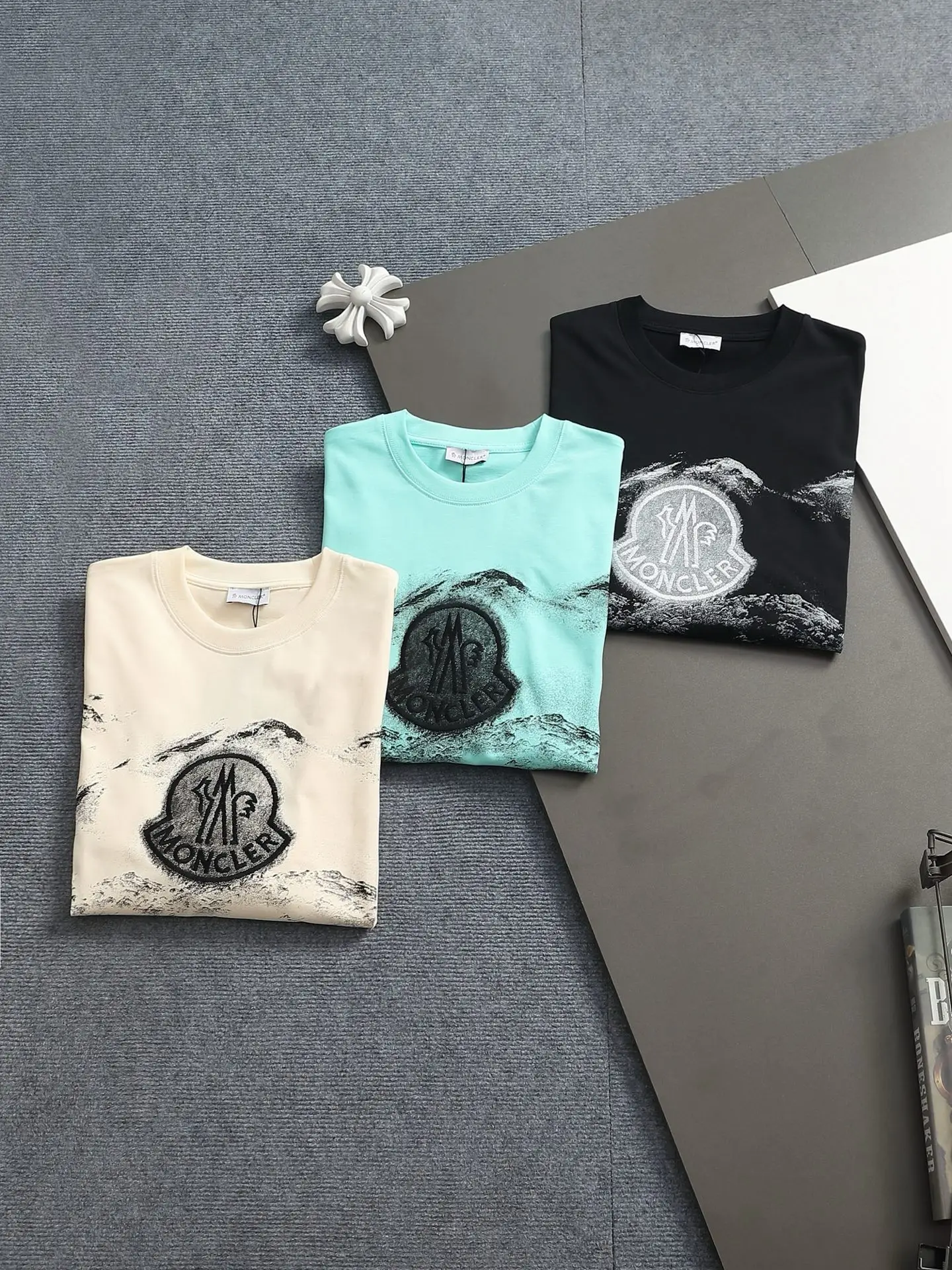 Logo Embroidered Mountain Print T-Shirt D13513681 — view 12