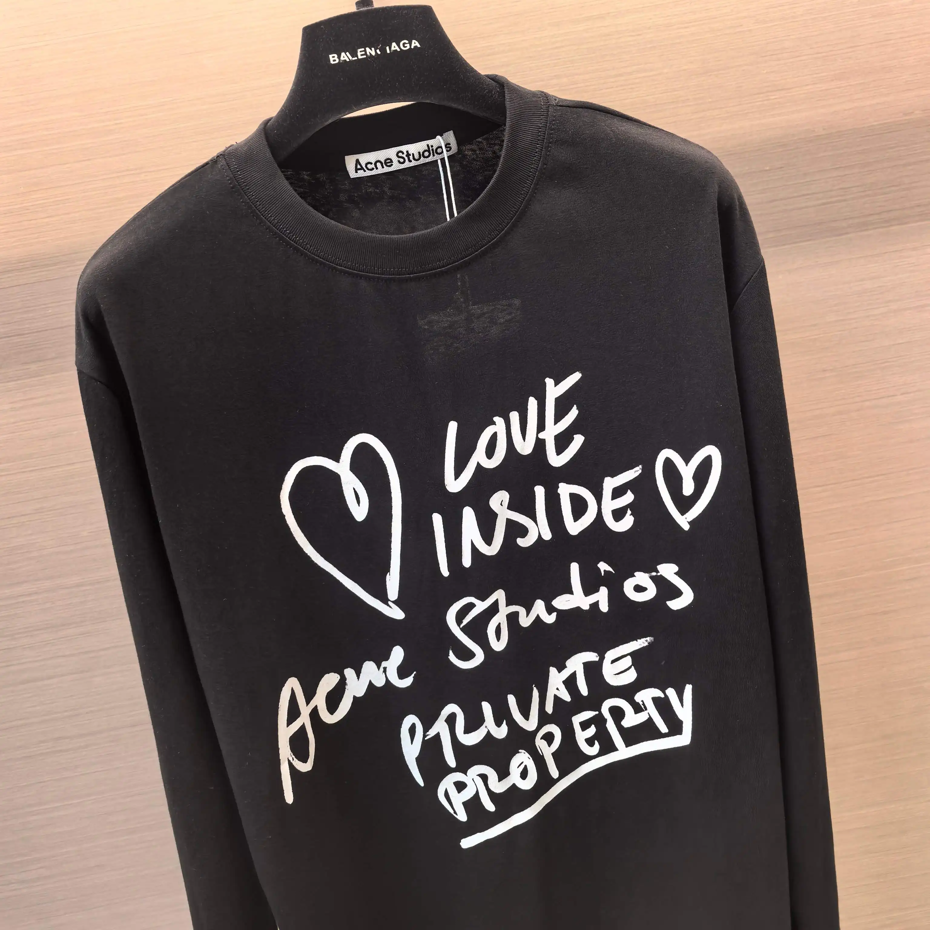 Love Inside Slogan Long-Sleeve T-Shirt D14023738 — view 4