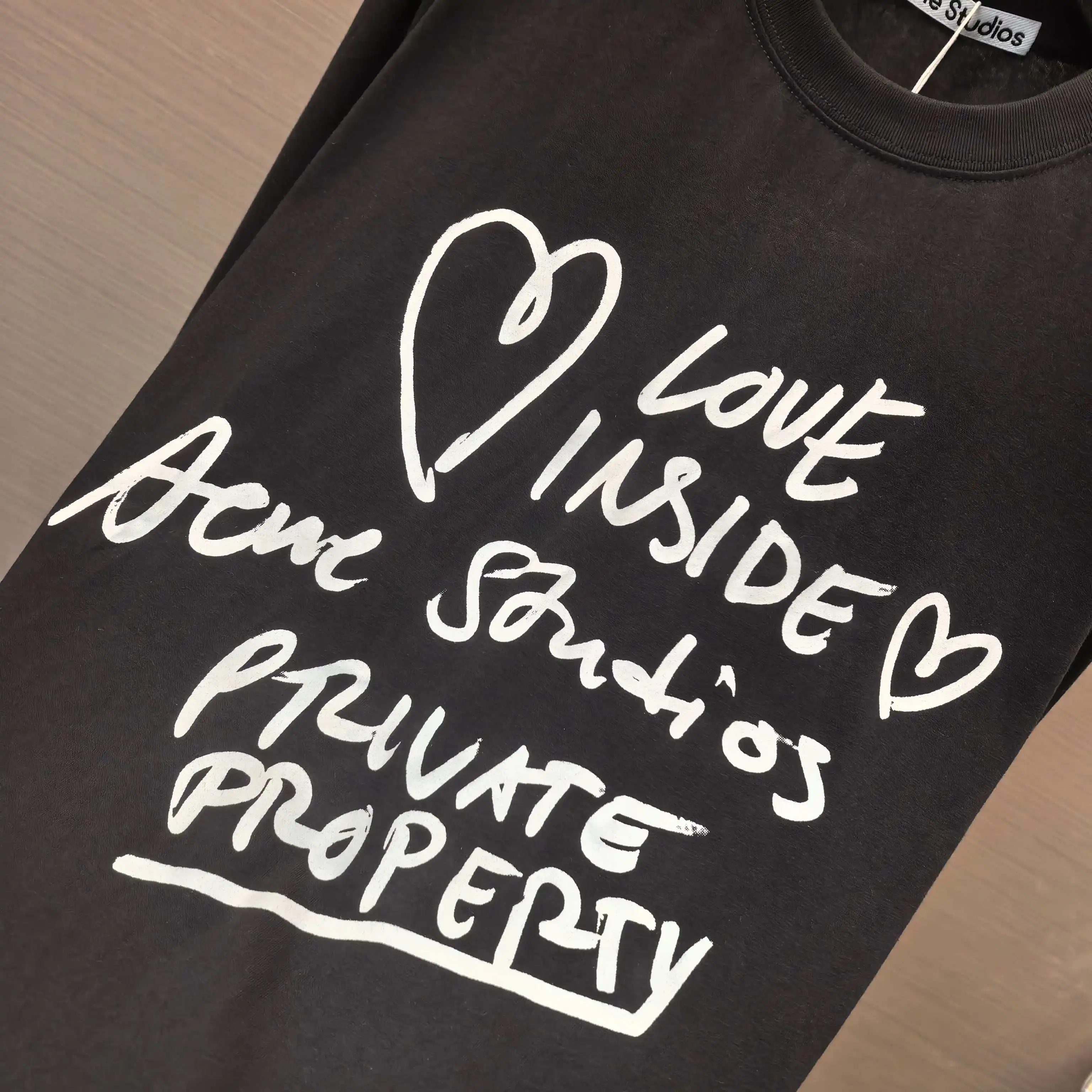 Love Inside Slogan Long-Sleeve T-Shirt D14023738 — view 5