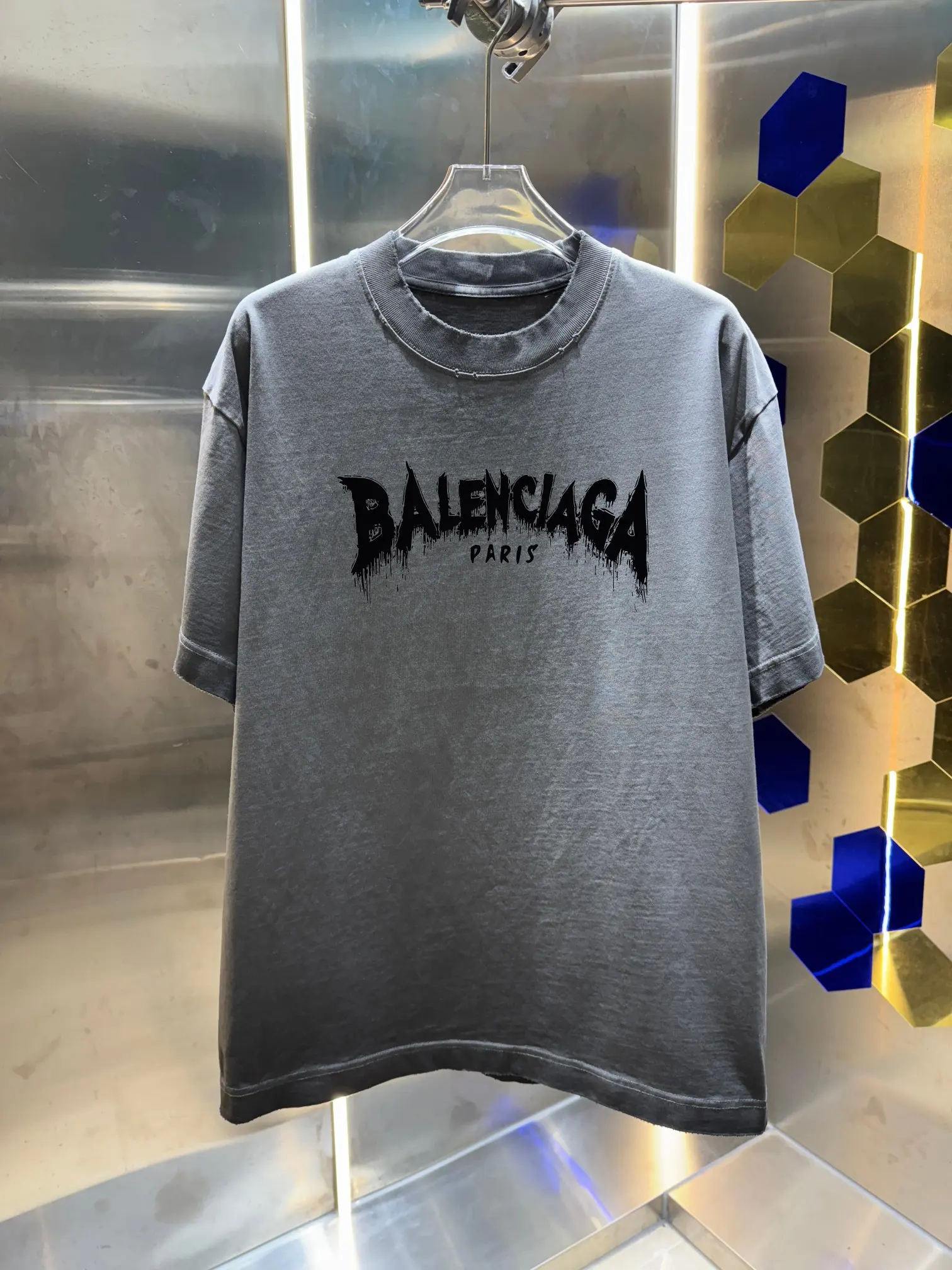 Distressed Logo Oversized T-Shirt D14013427 — view 2