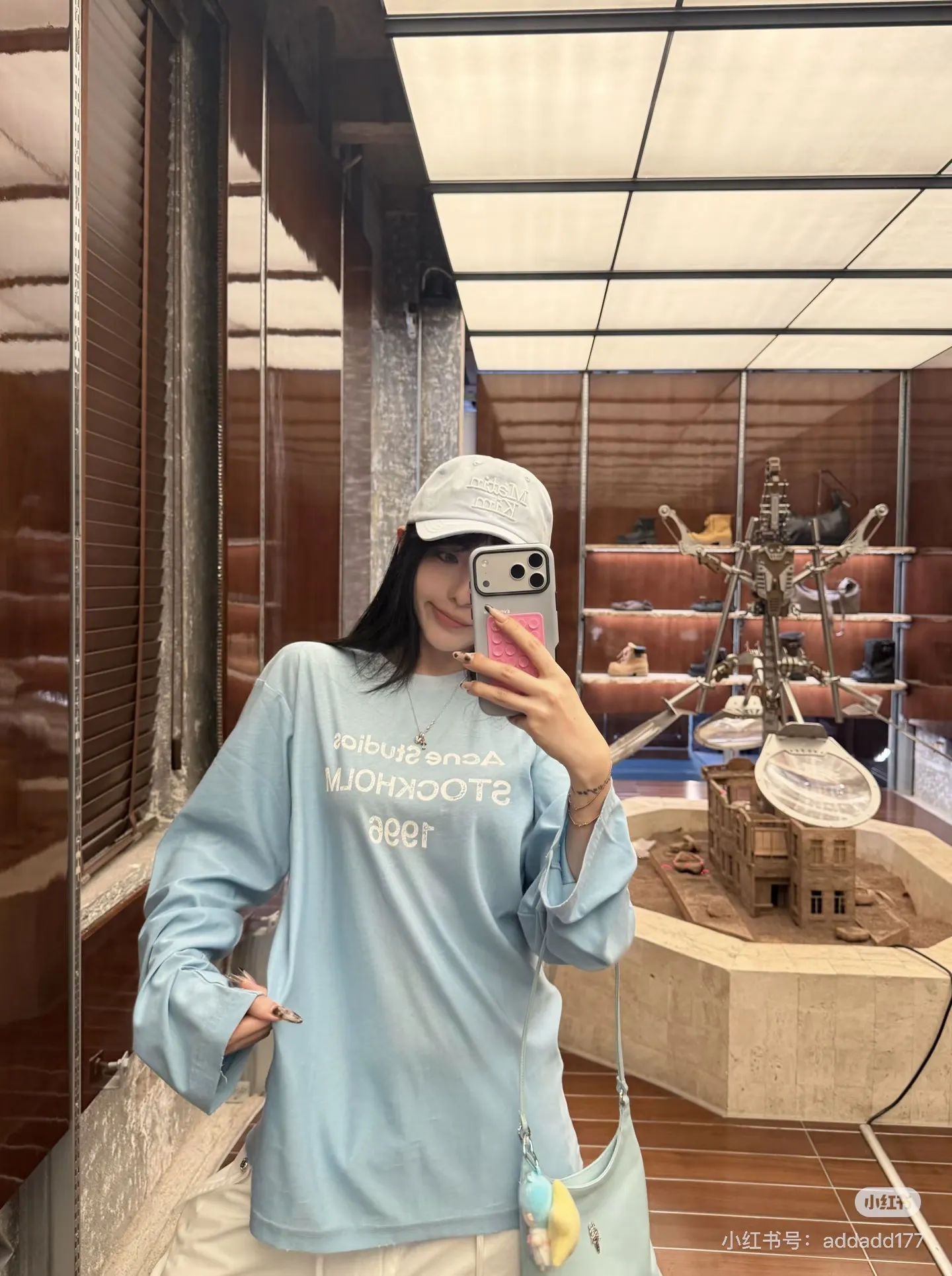 1996 Logo Distressed Long-Sleeve T-Shirt D14023830 — view 7