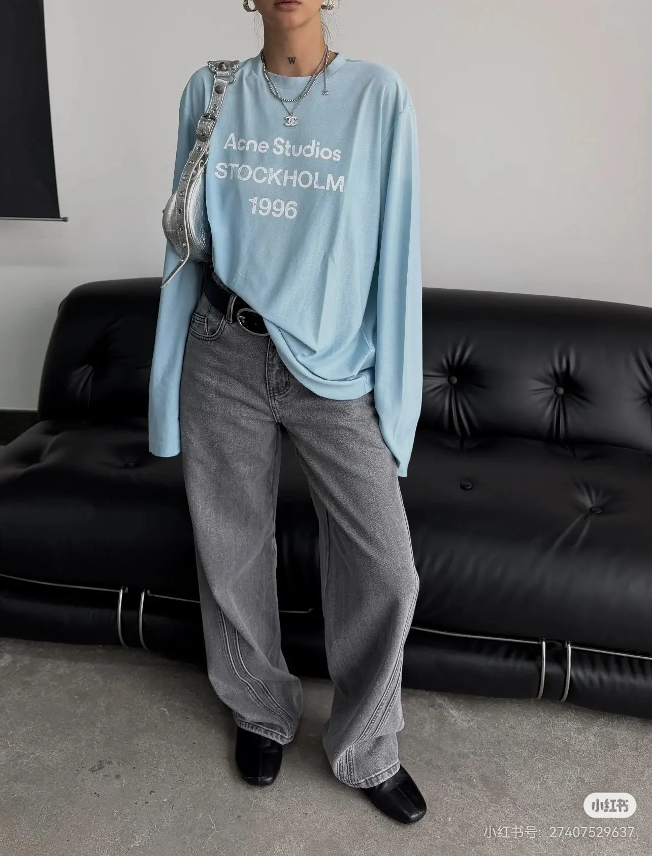 1996 Distressed Logo Long-Sleeve T-Shirt D14023828 — view 6