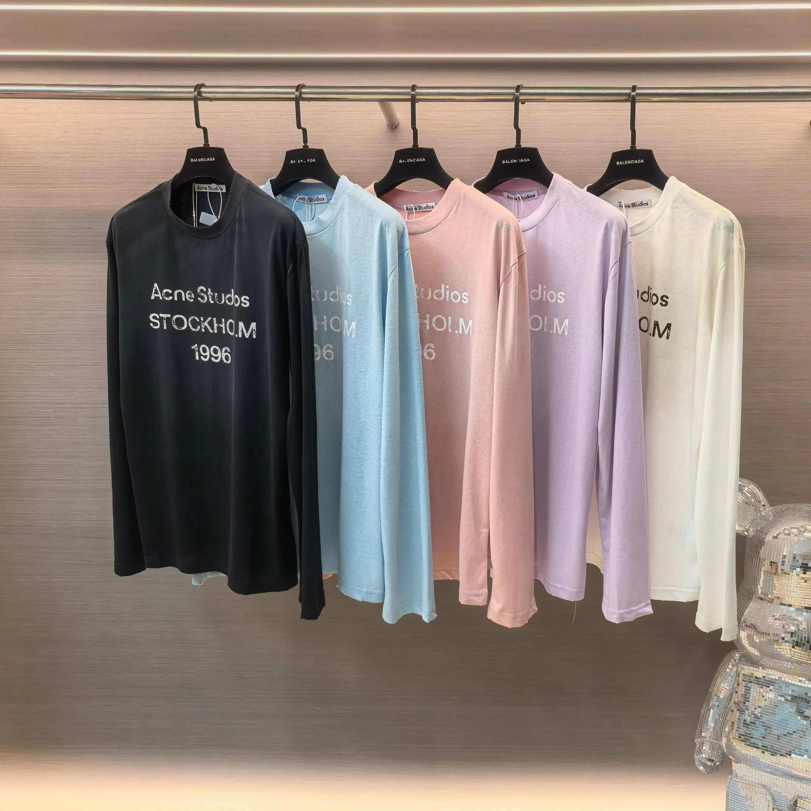 1996 Logo Distressed Long-Sleeve T-Shirt D14023826