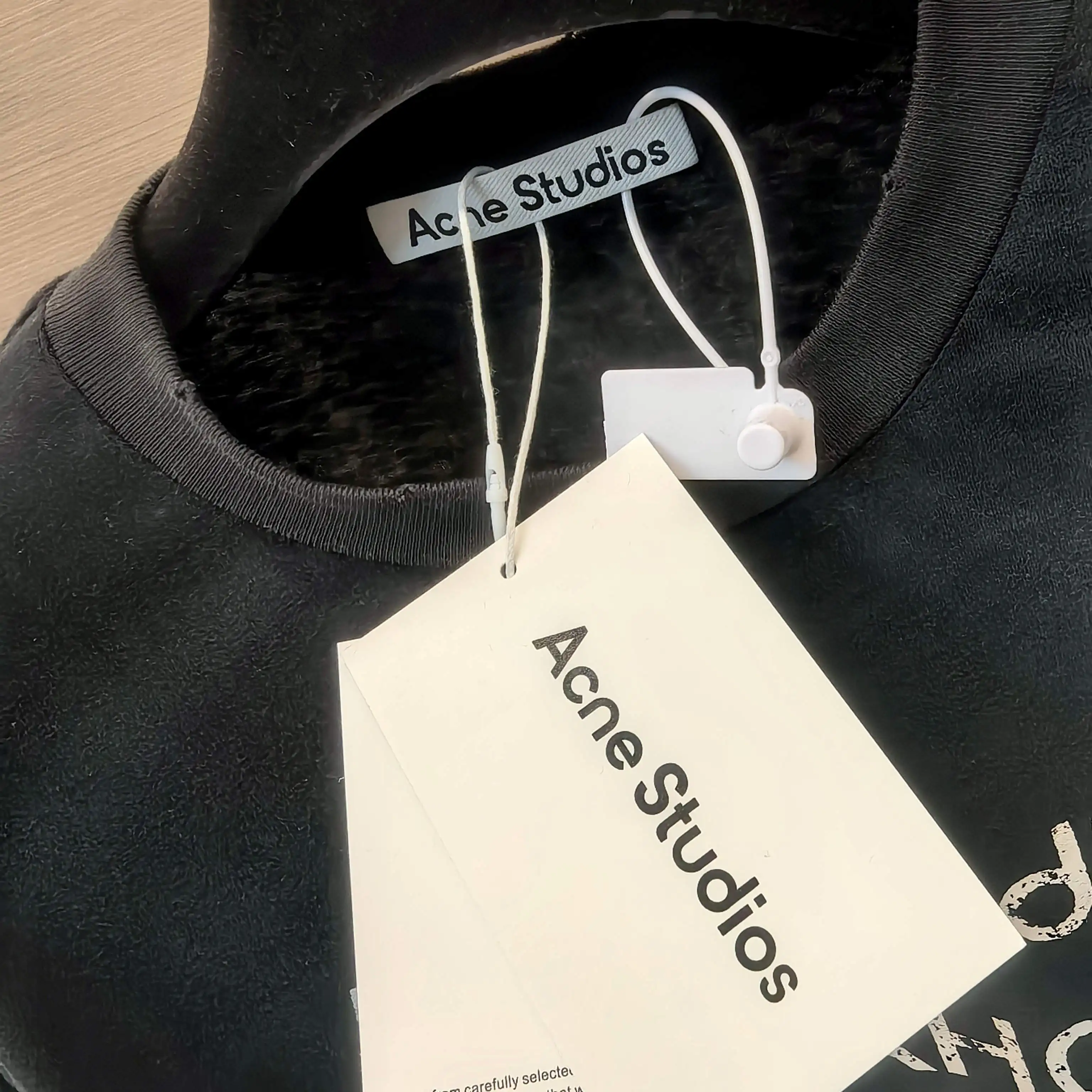 1996 Logo Distressed Long-Sleeve T-Shirt D14023826 — view 6