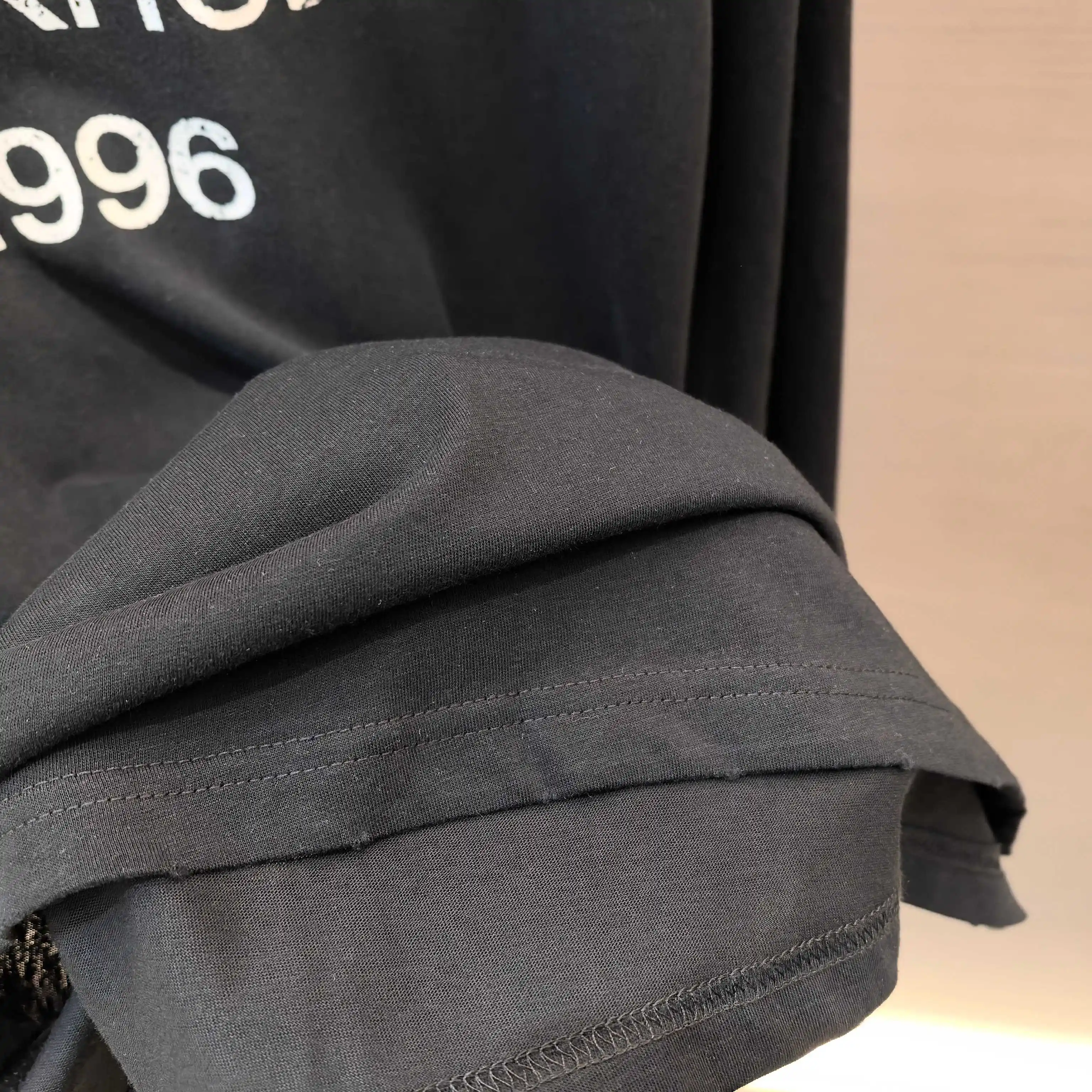 1996 Logo Distressed Long-Sleeve T-Shirt D14023826 — view 7