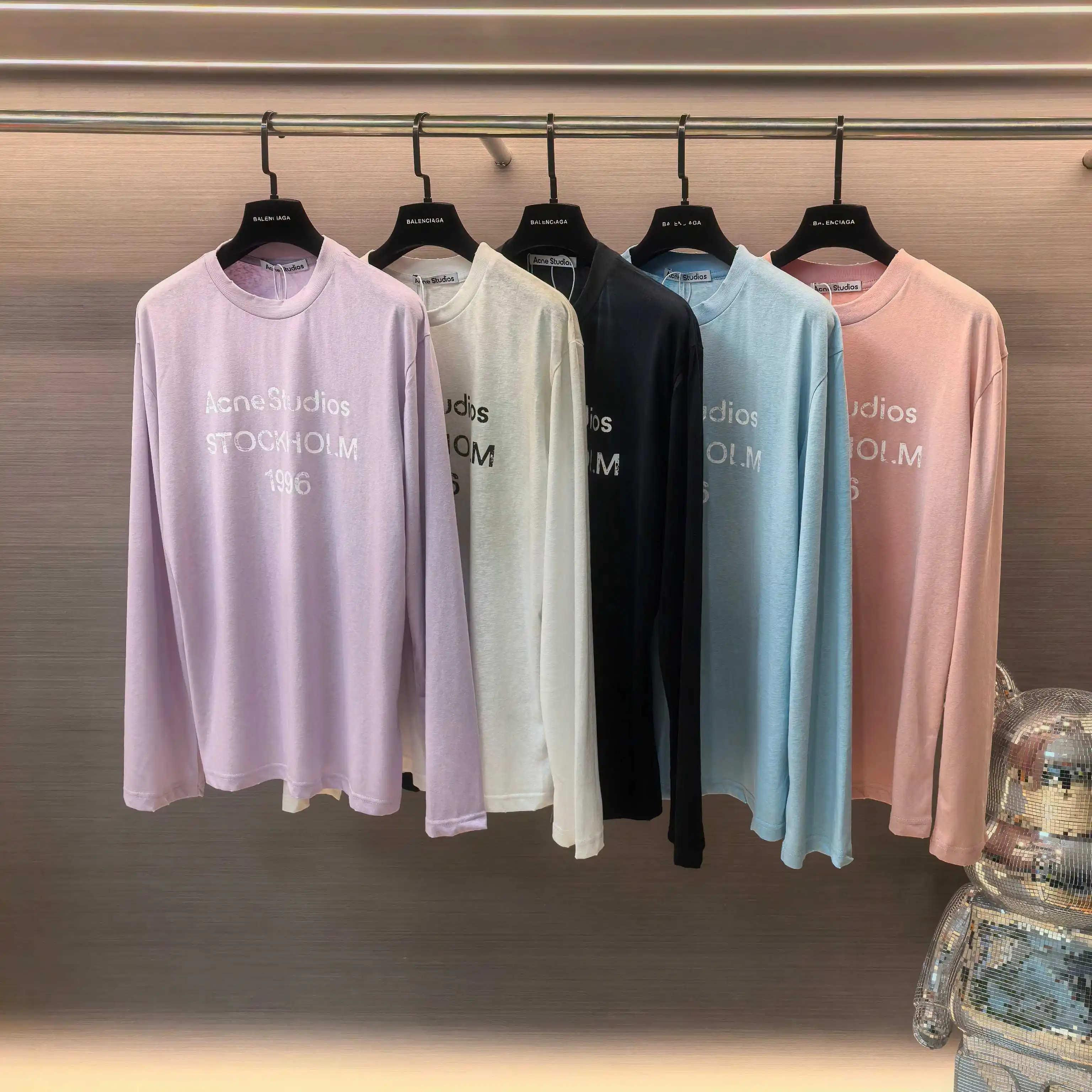 1996 Logo Distressed Long-Sleeve T-Shirt D14023838