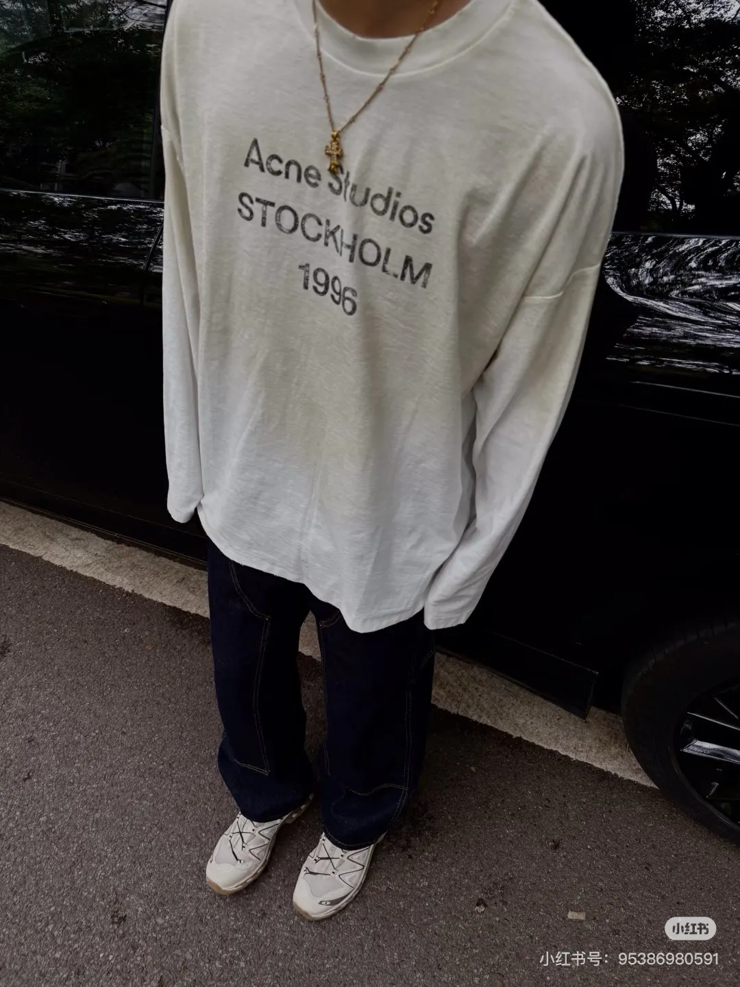 1996 Distressed Logo Long-Sleeve T-Shirt D14023835 — view 4