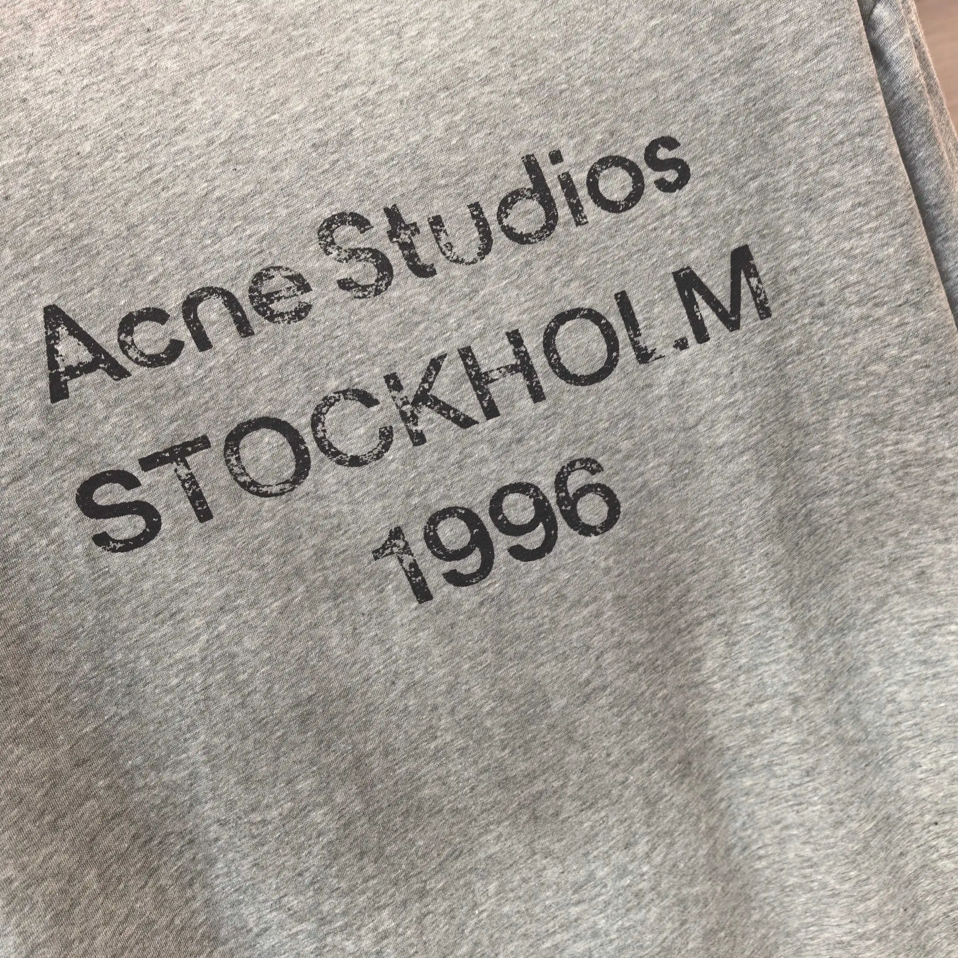 1996 Logo Distressed Long-Sleeve T-Shirt D14023818 — view 5