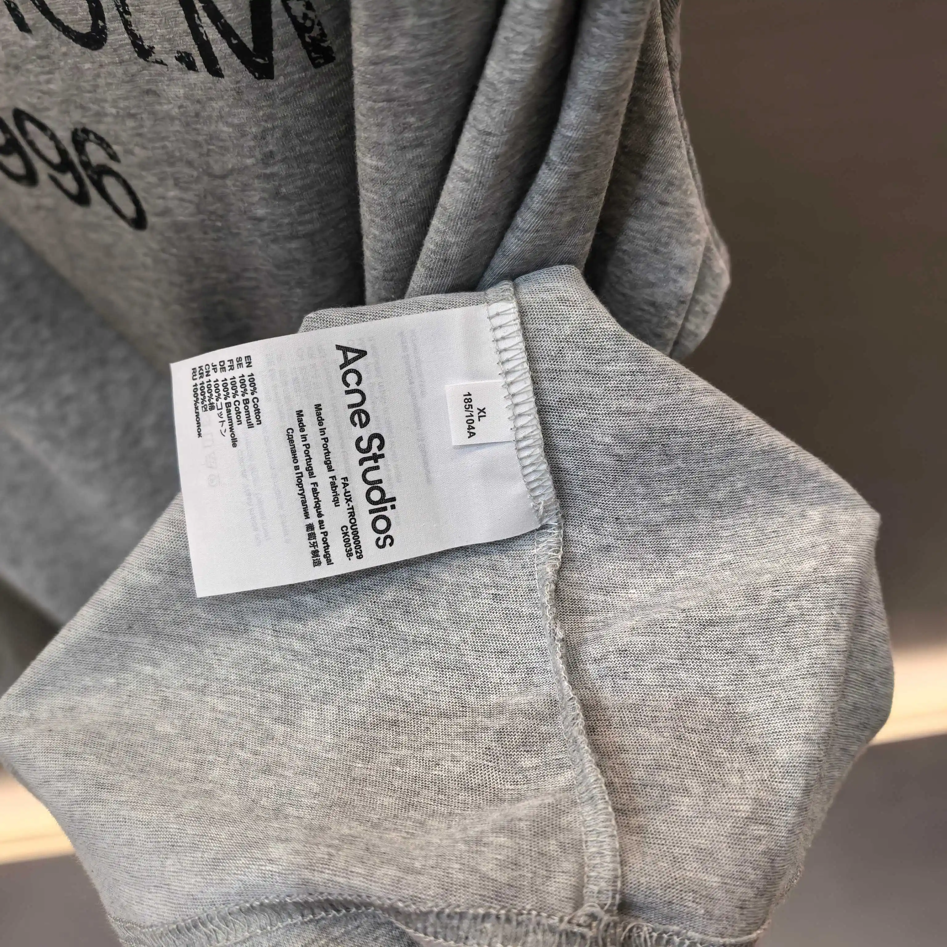 1996 Logo Distressed Long-Sleeve T-Shirt D14023818 — view 6
