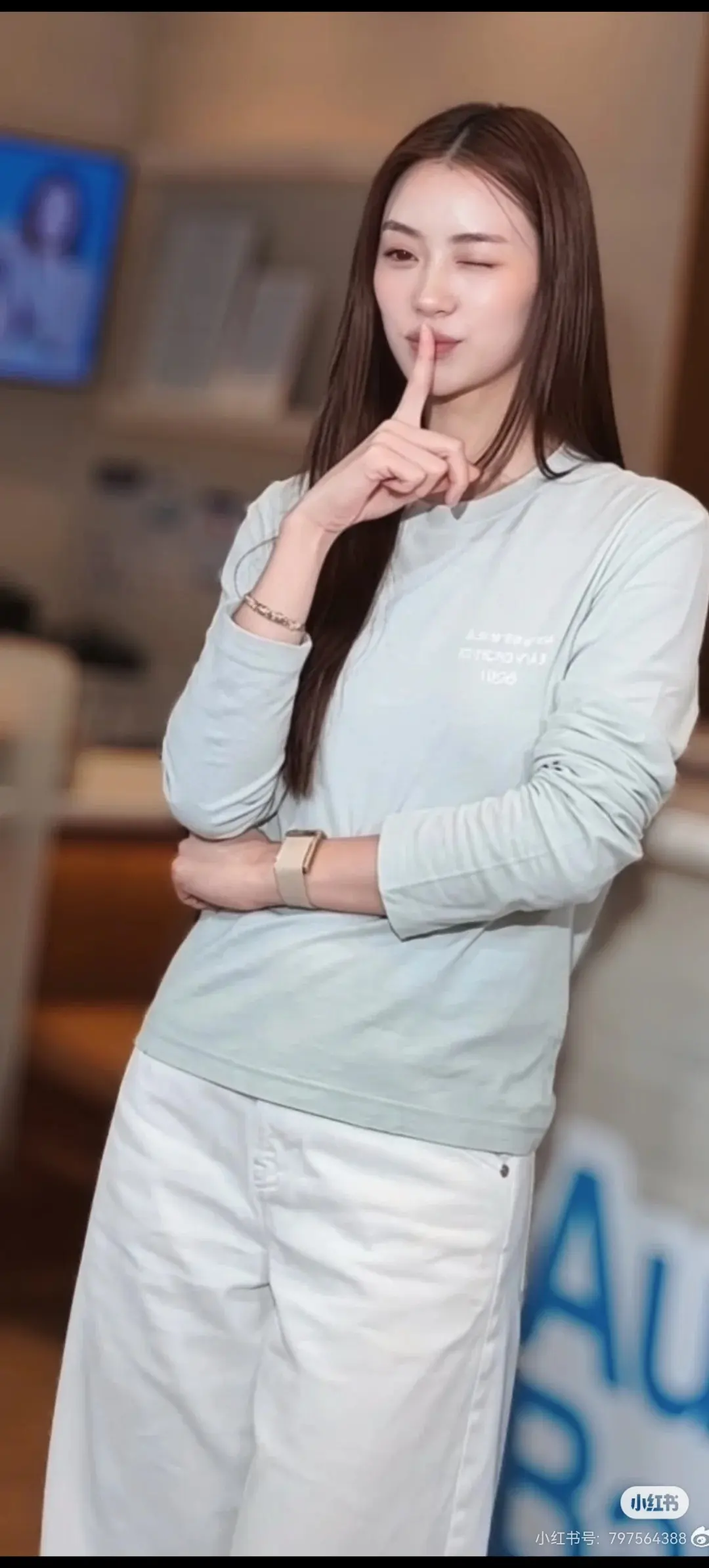 Logo-Print Long-Sleeved T-Shirt D14023841 — view 5
