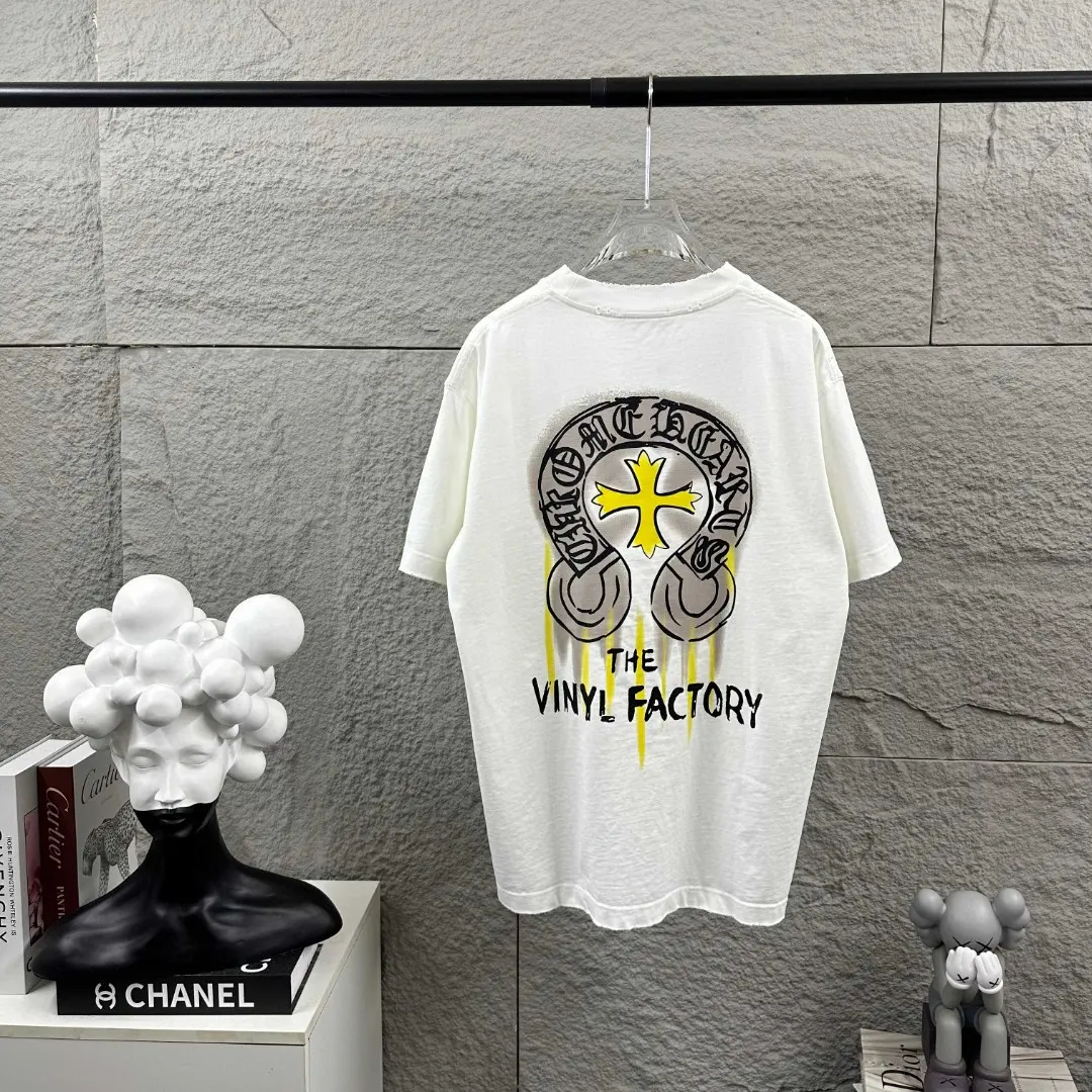 The Vinyl Factory Graphic Print T-Shirt D14019630