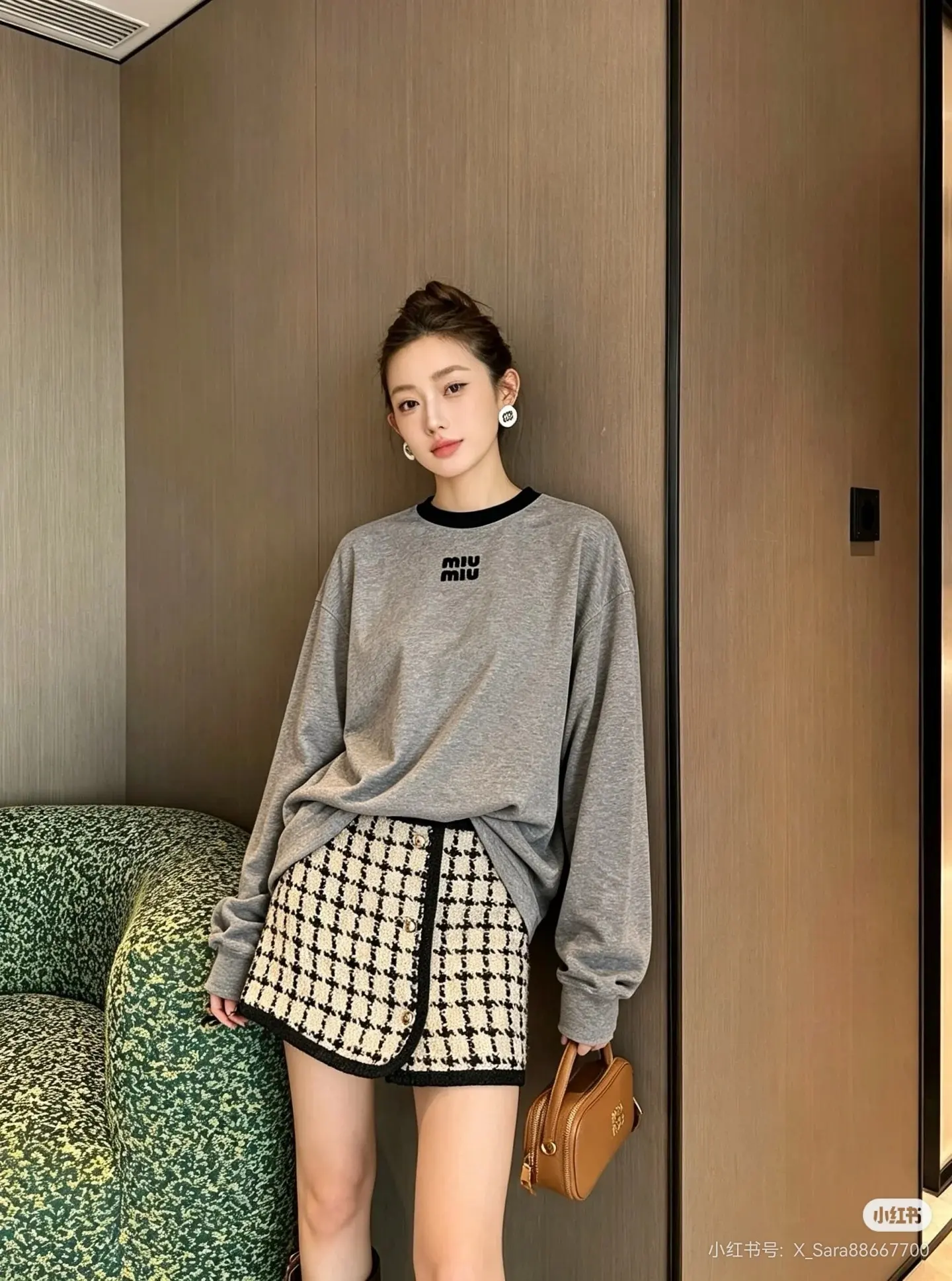 Logo Embroidered Long-Sleeve T-Shirt D14523675 — view 3