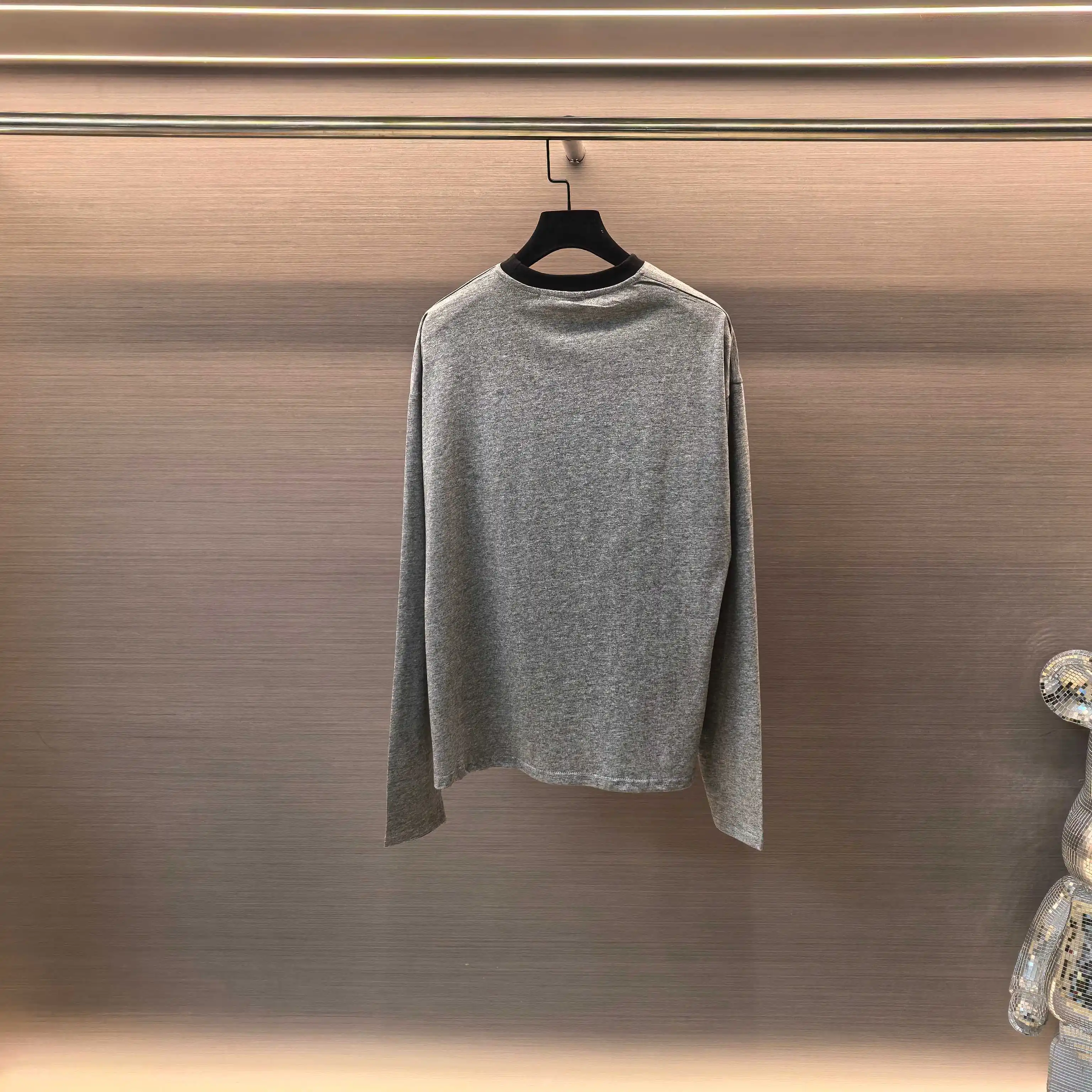 Logo Appliqué Long-Sleeve Cotton T-Shirt D14523674 — view 2