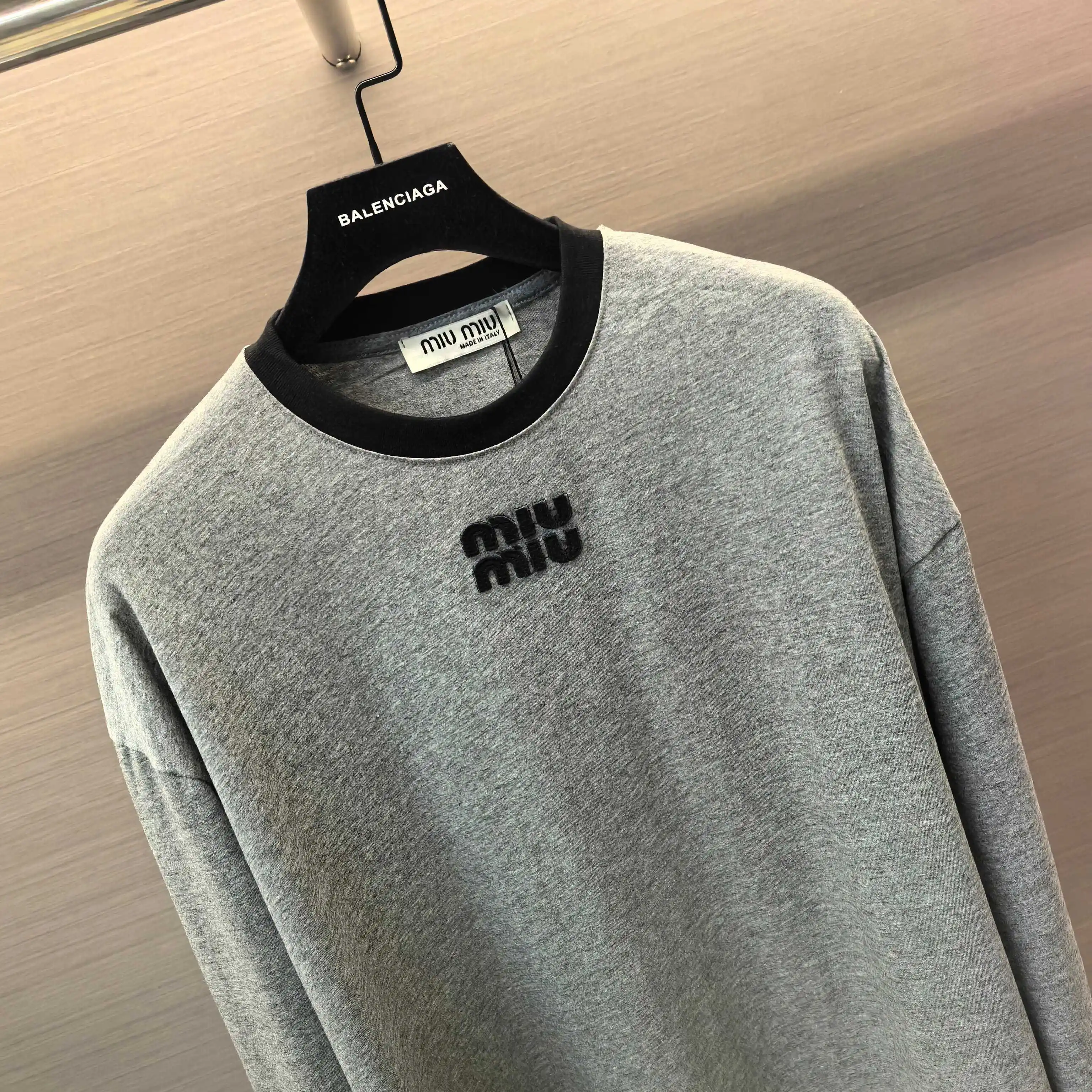 Logo Appliqué Long-Sleeve Cotton T-Shirt D14523674 — view 3