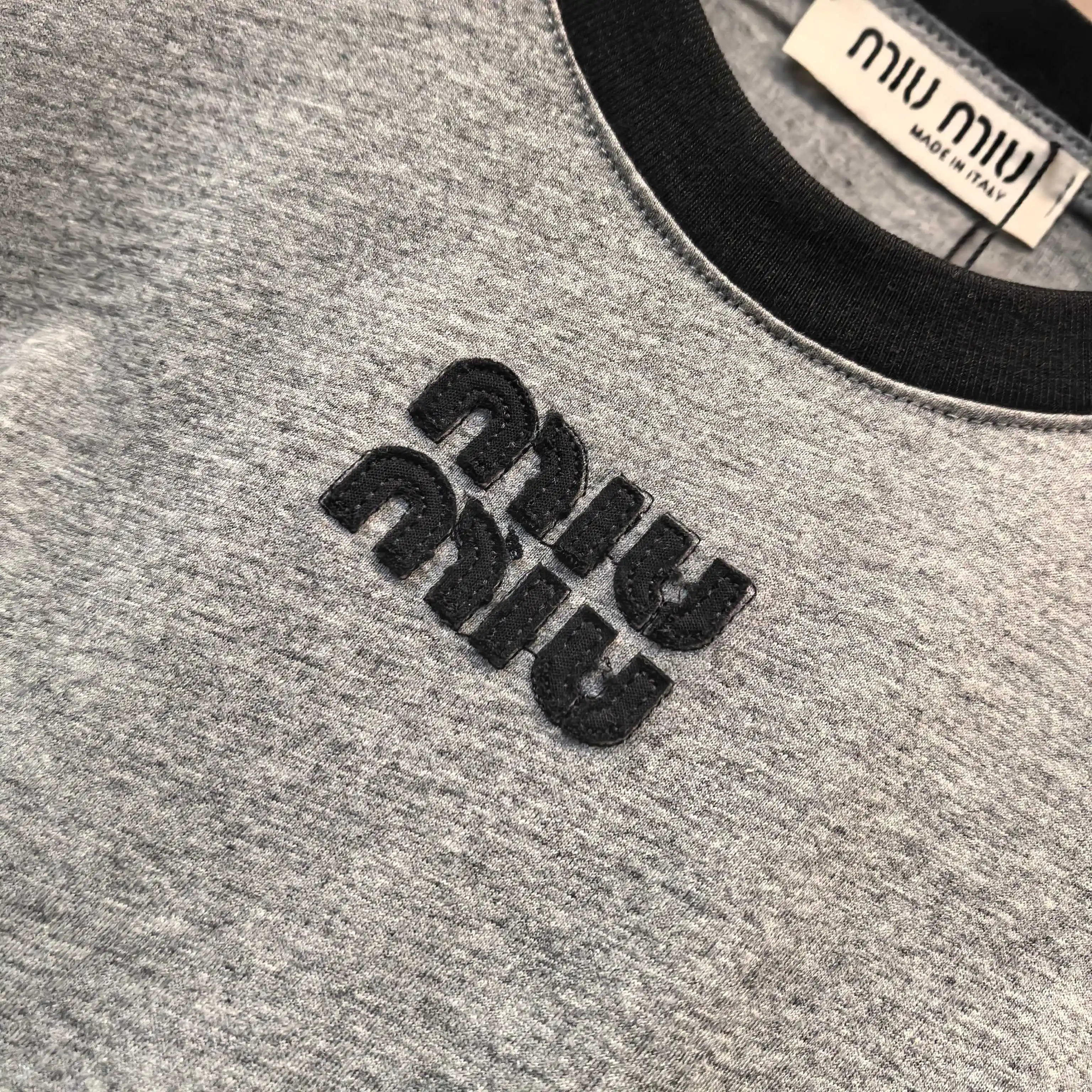 Logo Appliqué Long-Sleeve Cotton T-Shirt D14523674 — view 4