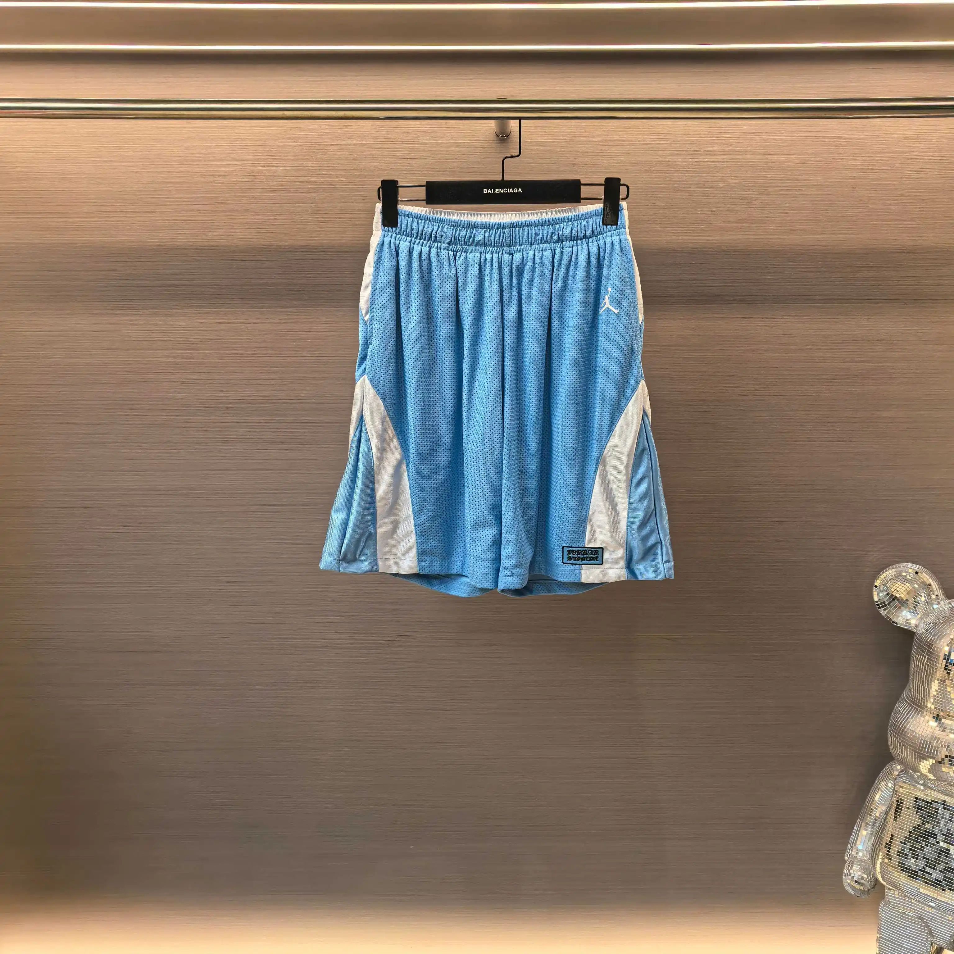 Supreme x Jordan Mesh Football Jersey and Shorts Set D14523620 — view 3