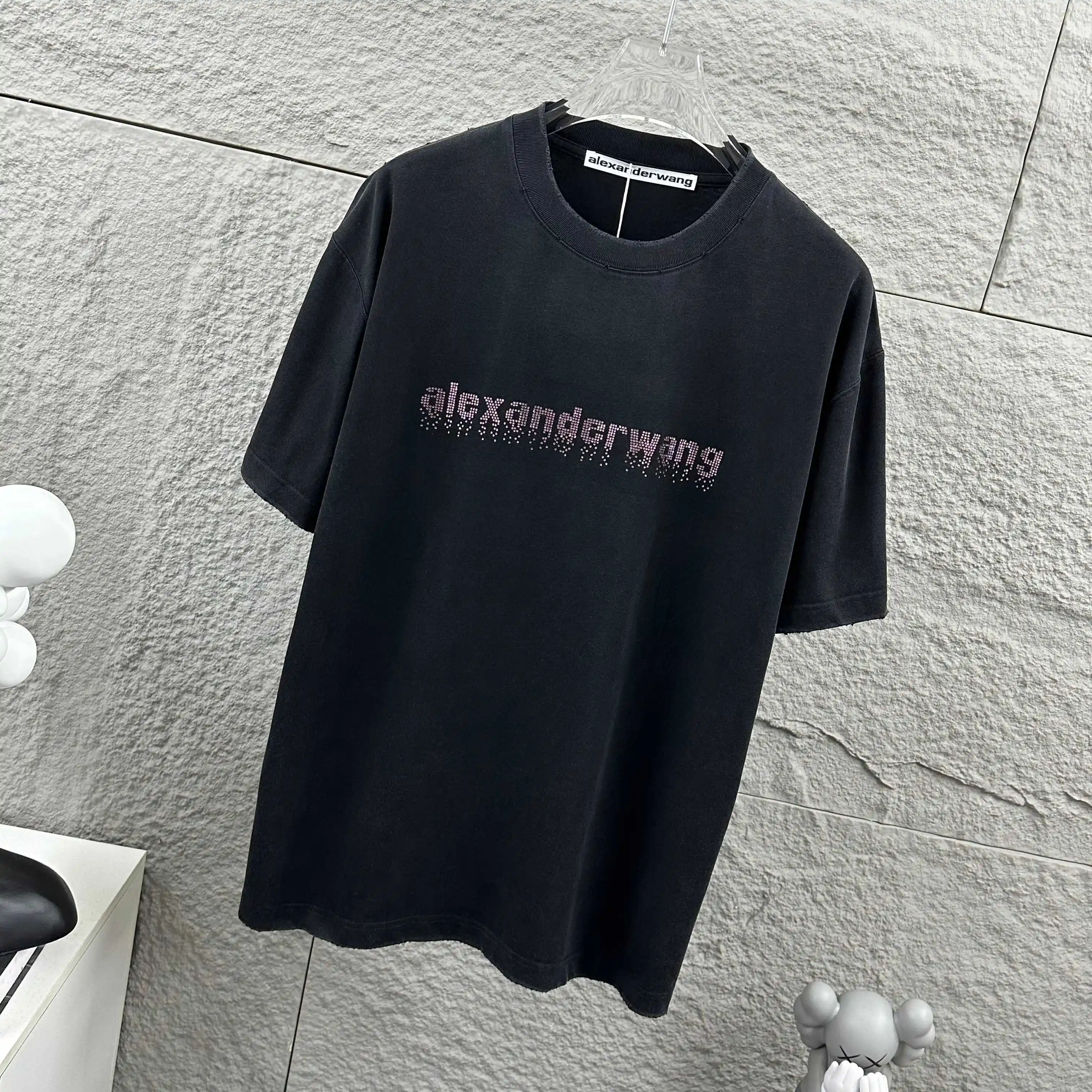 Hot-Fix Logo Distressed Cotton T-Shirt D14512497 — view 2