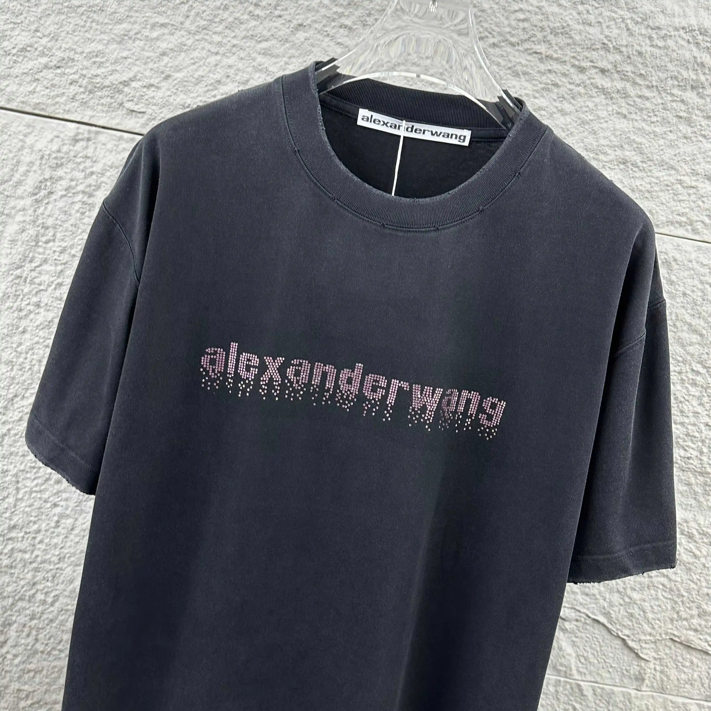 Hot-Fix Logo Distressed Cotton T-Shirt D14512497 — view 3