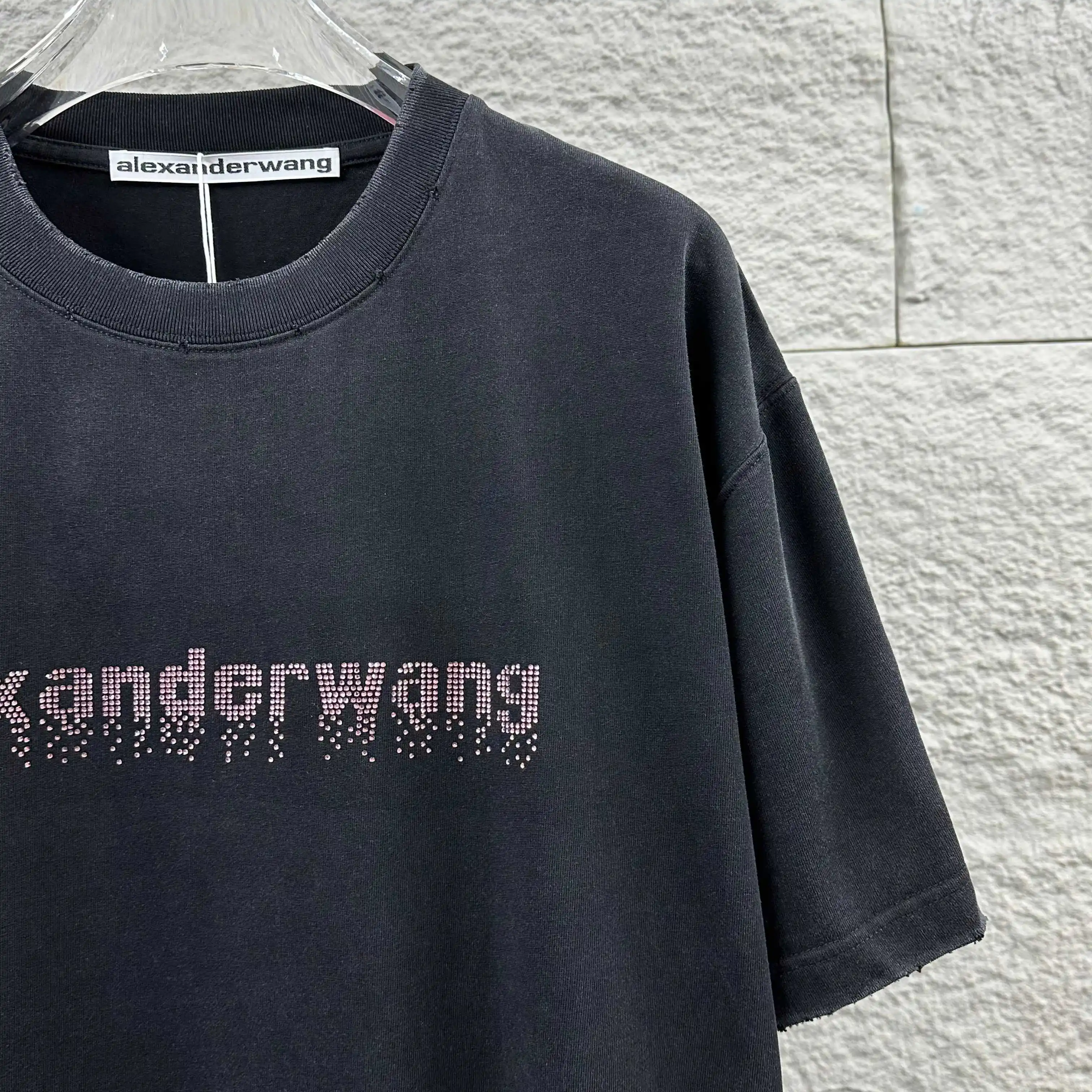 Hot-Fix Logo Distressed Cotton T-Shirt D14512497 — view 6