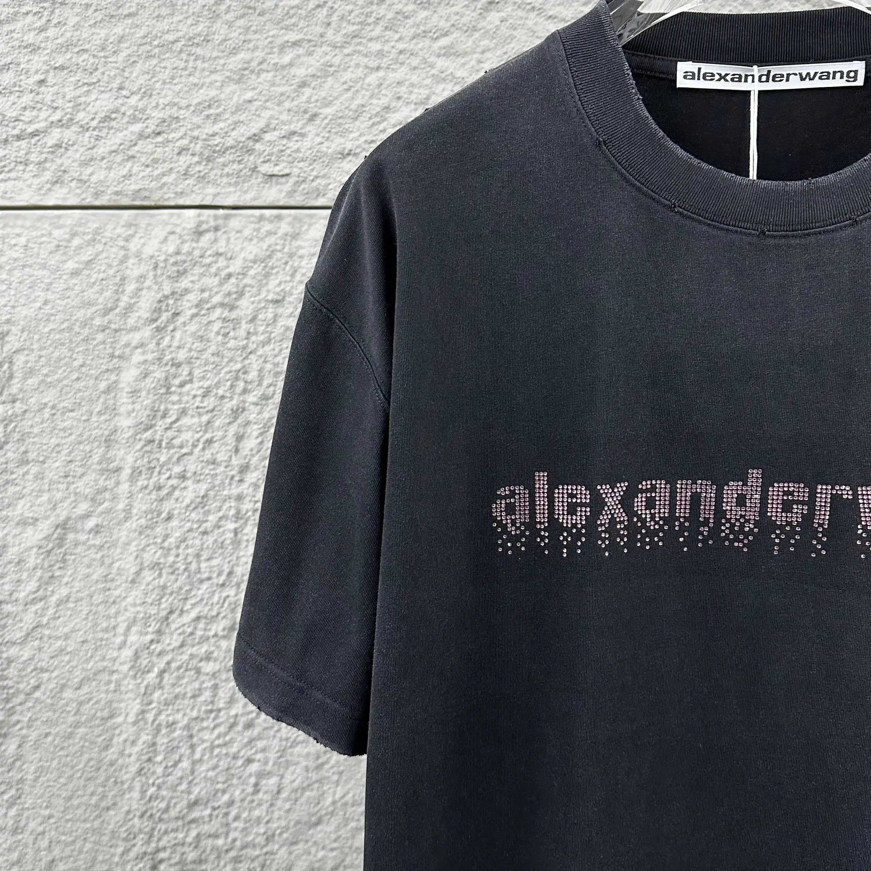 Hot-Fix Logo Distressed Cotton T-Shirt D14512497 — view 7