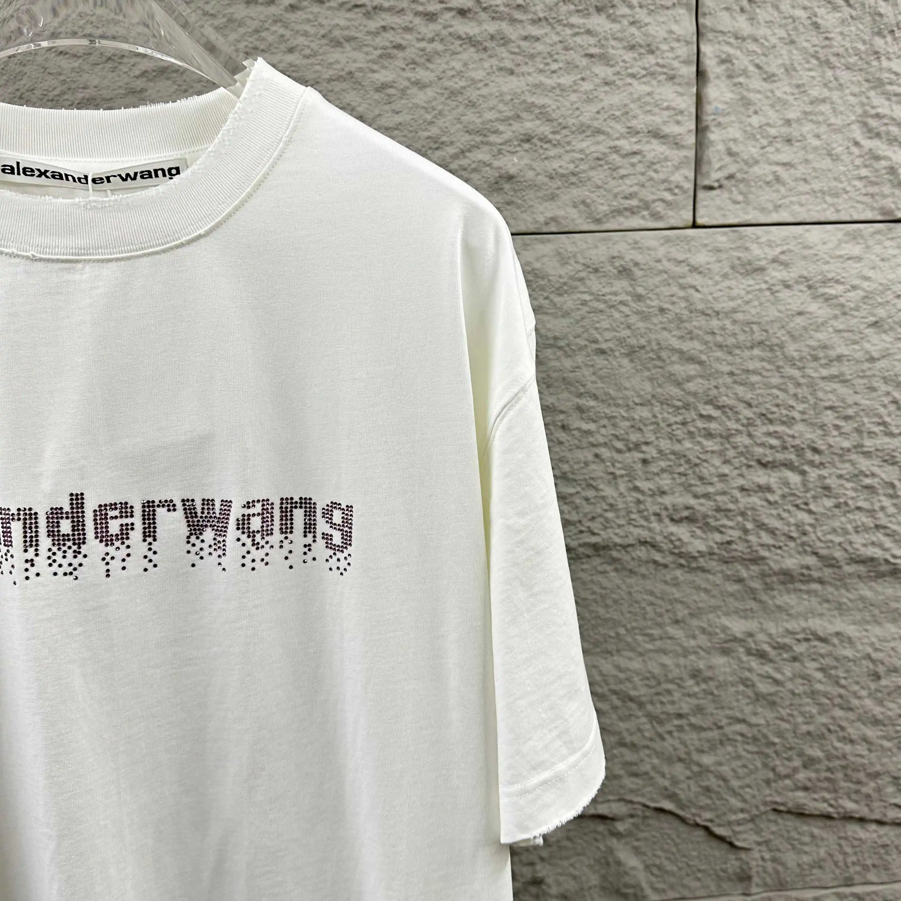 Hotfix Crystal Logo Distressed T-Shirt D14512496 — view 3