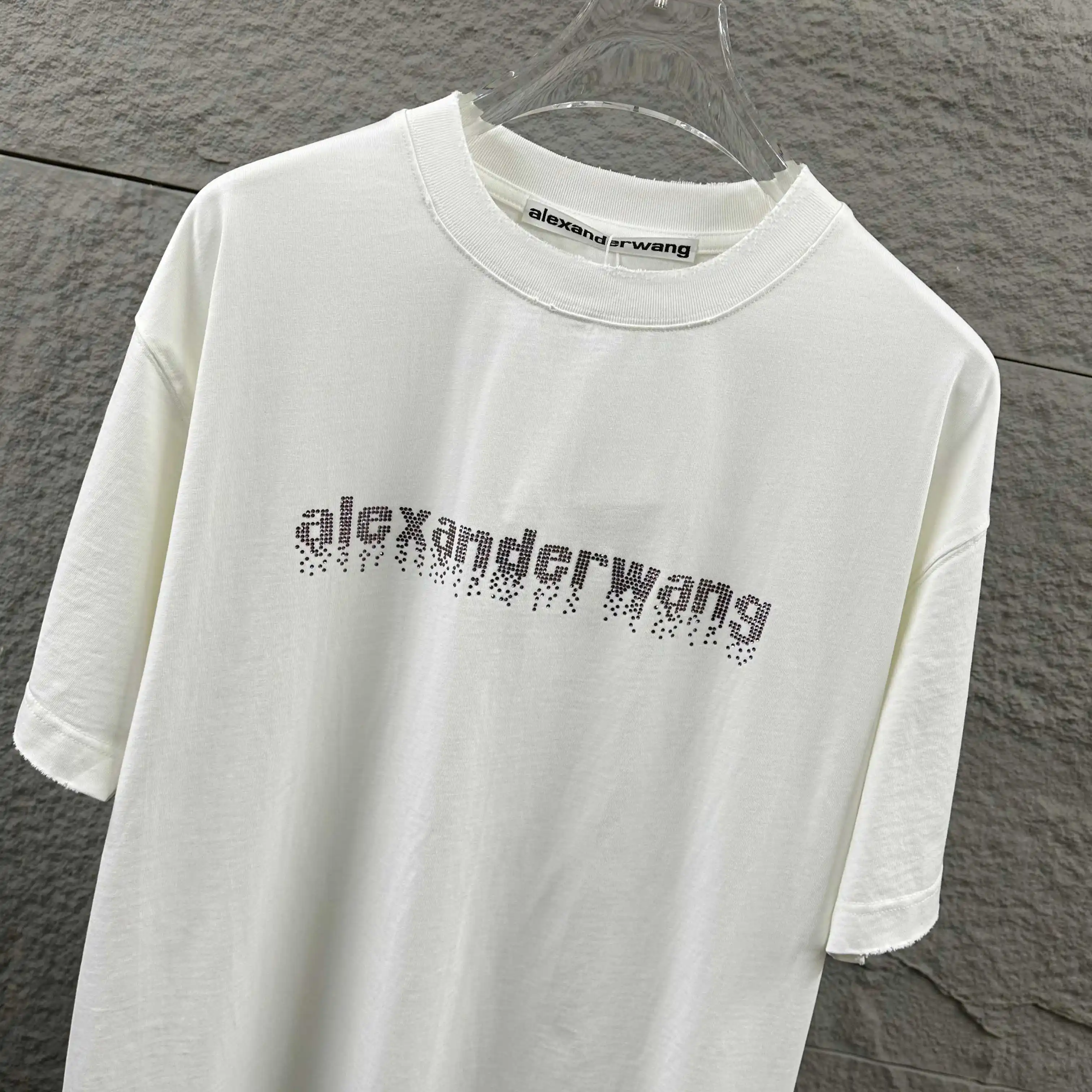 Hotfix Crystal Logo Distressed T-Shirt D14512496 — view 4
