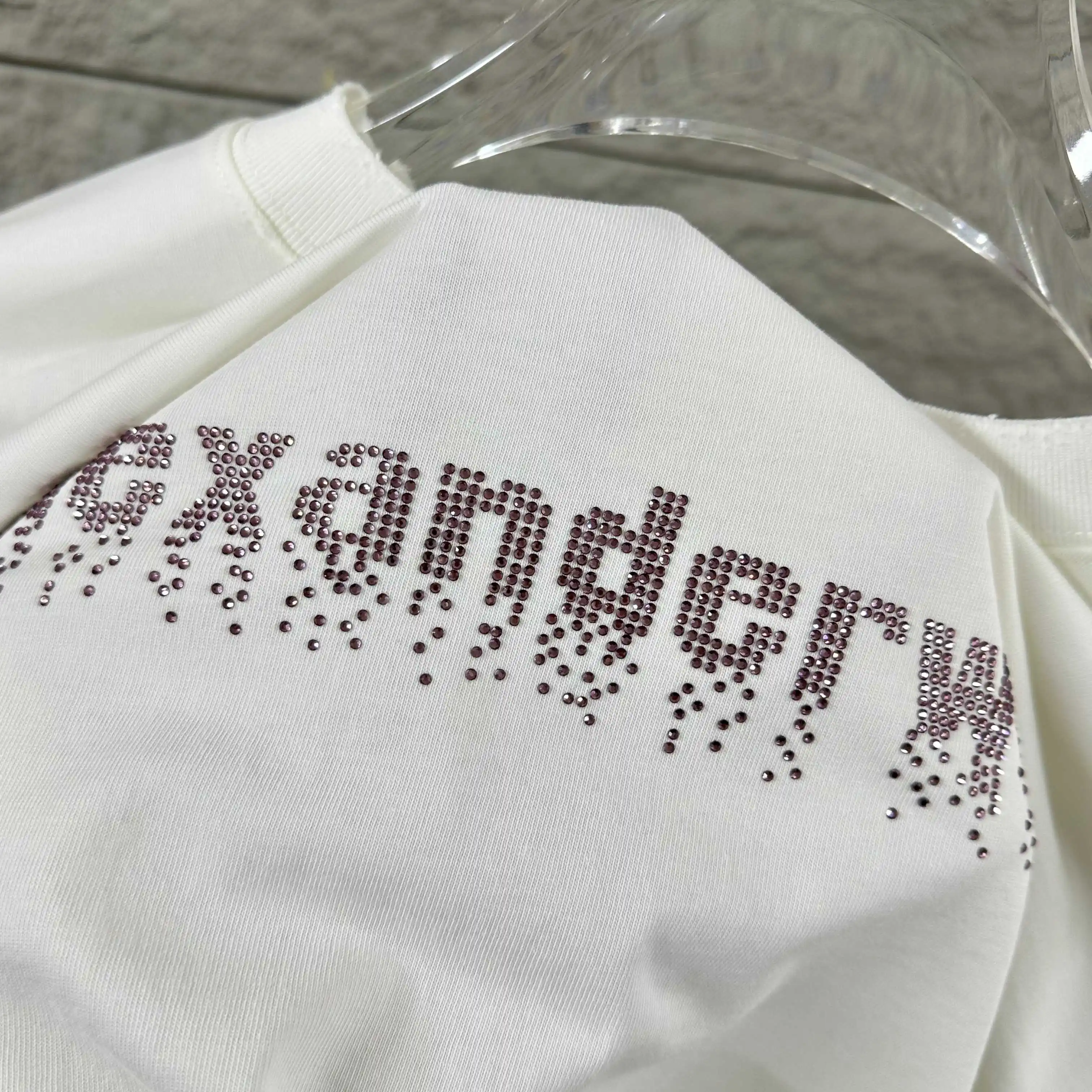 Hotfix Crystal Logo Distressed T-Shirt D14512496 — view 6