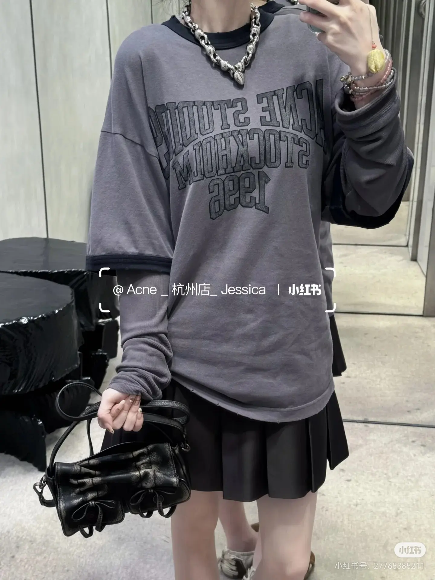 Layered Long-Sleeve Graphic T-Shirt D15023747 — view 4