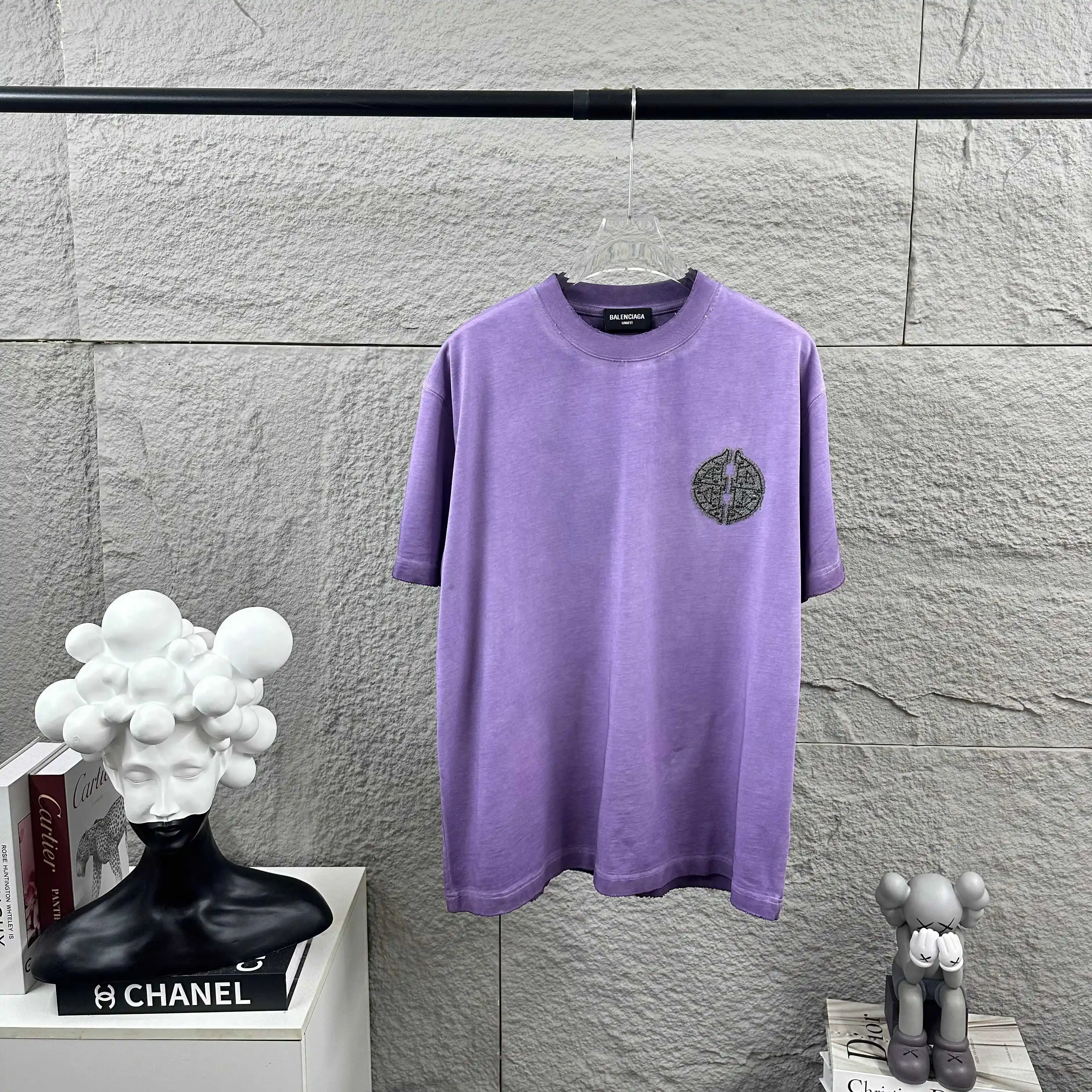 Distressed Rhinestone Logo Cotton T-Shirt D15012480 — view 2