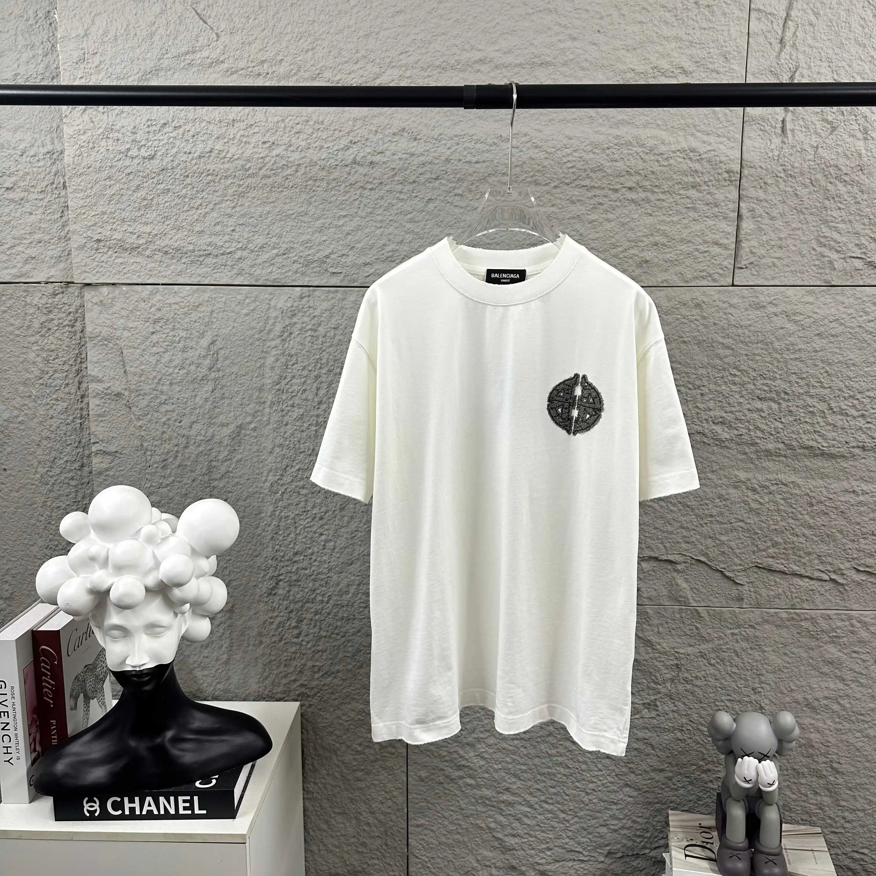 Distressed Rhinestone Logo Cotton T-Shirt D15012477 — view 2