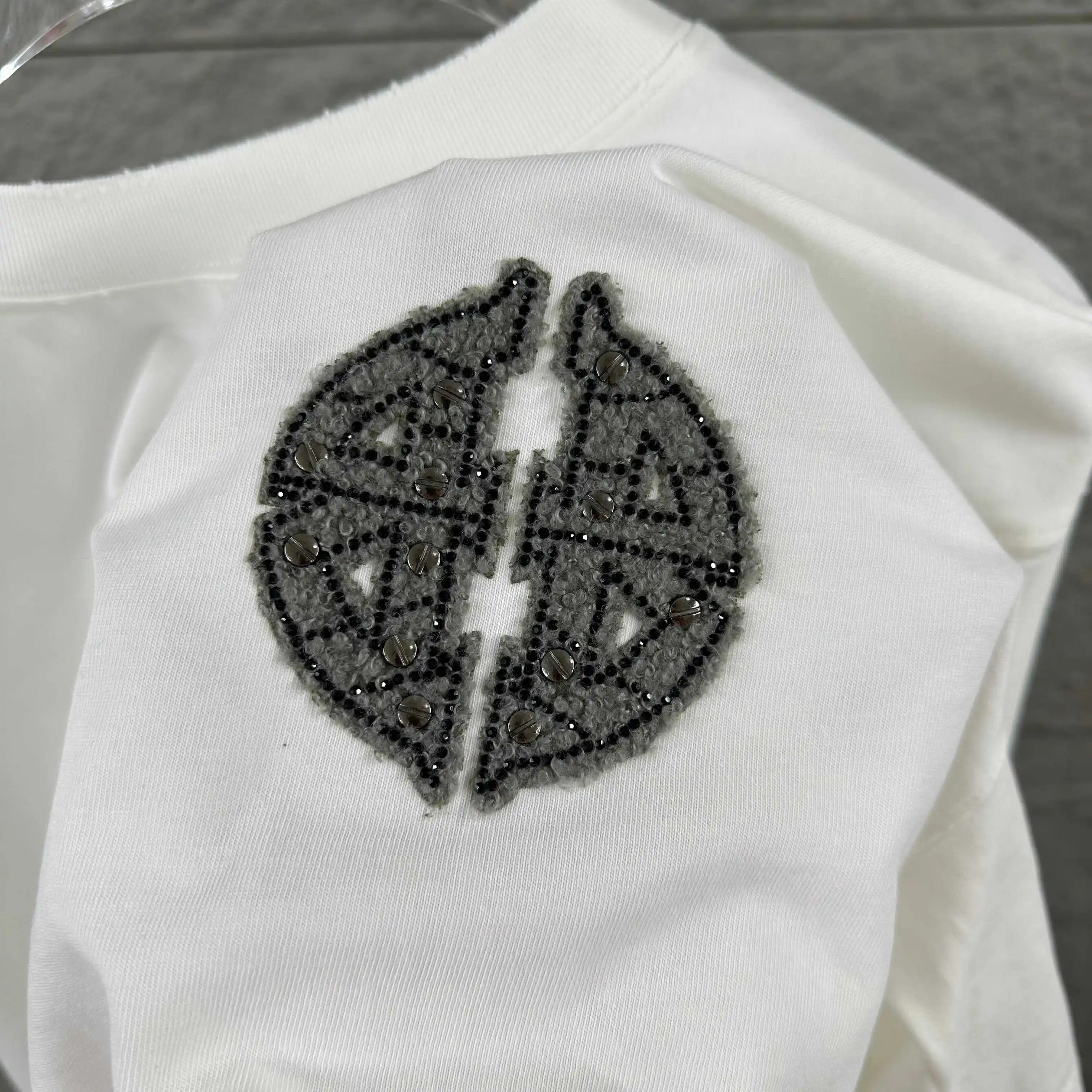 Distressed Rhinestone Logo Cotton T-Shirt D15012477 — view 4