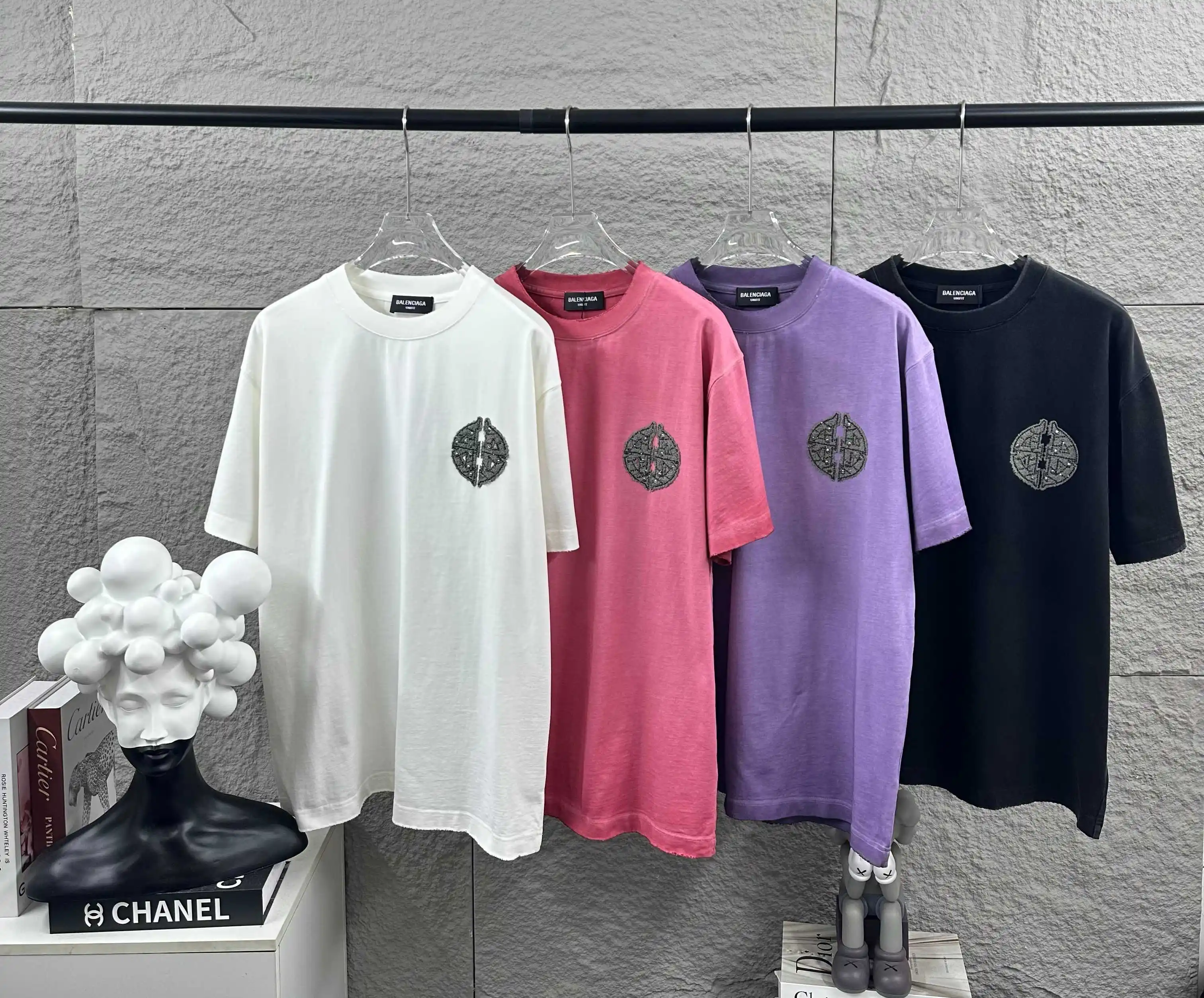 Distressed Rhinestone Logo Cotton T-Shirt D15012477 — view 8