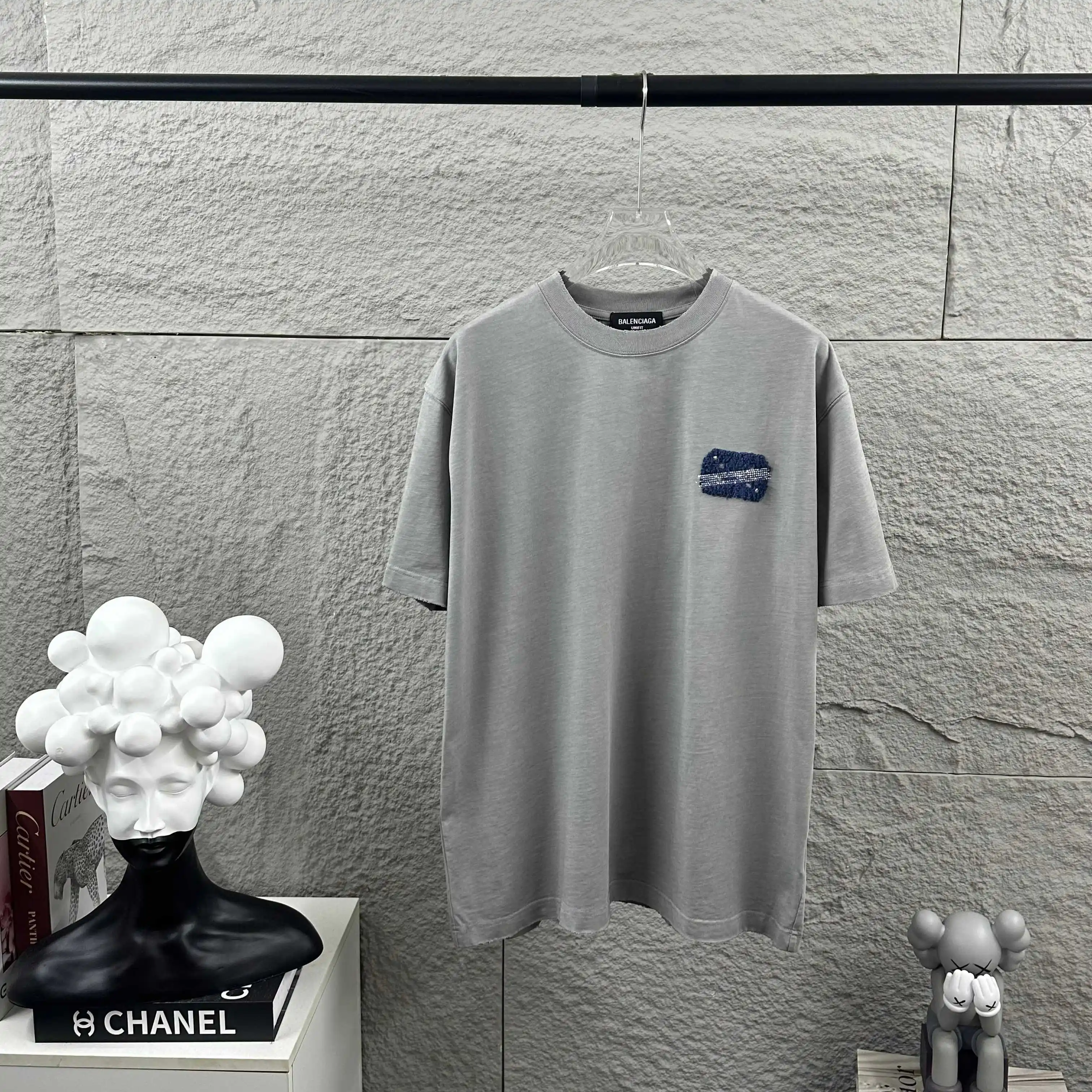 Distressed Logo Appliqué Cotton T-Shirt D15012476 — view 2